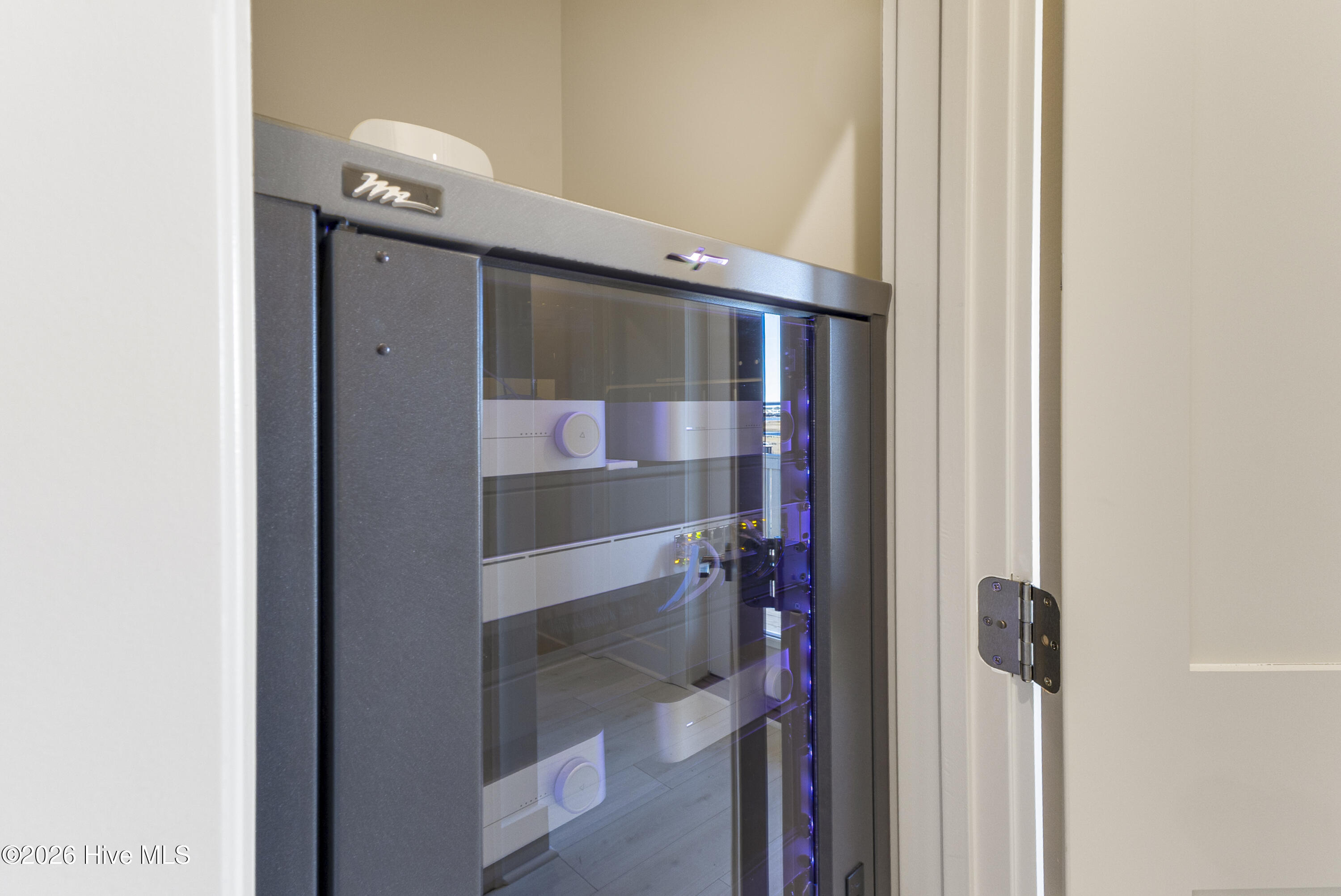 100551953 | Photo 96