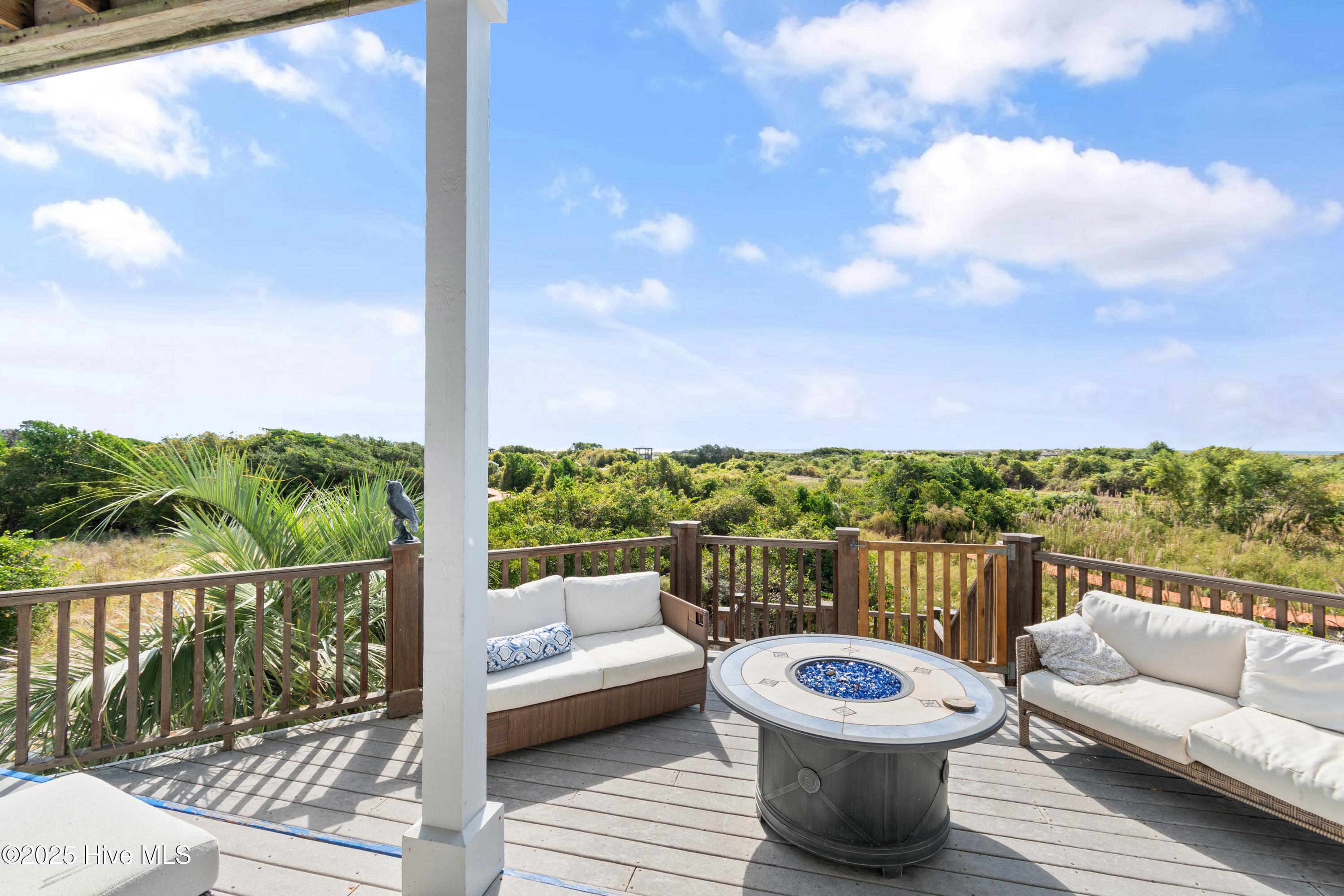 100536702 | Photo 70