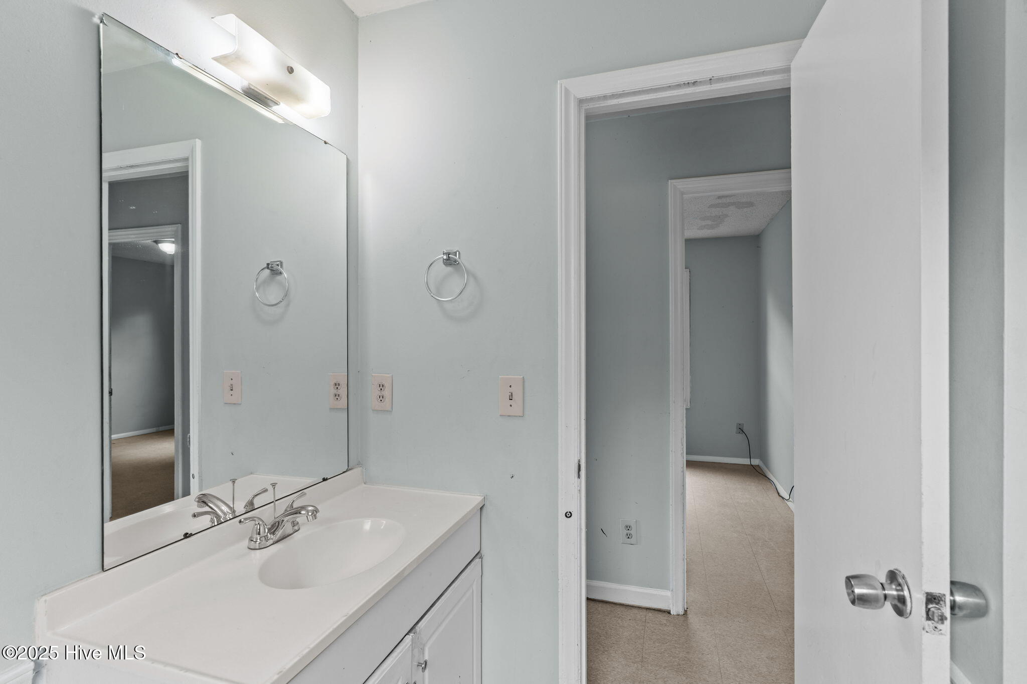 100528718 | Photo 21