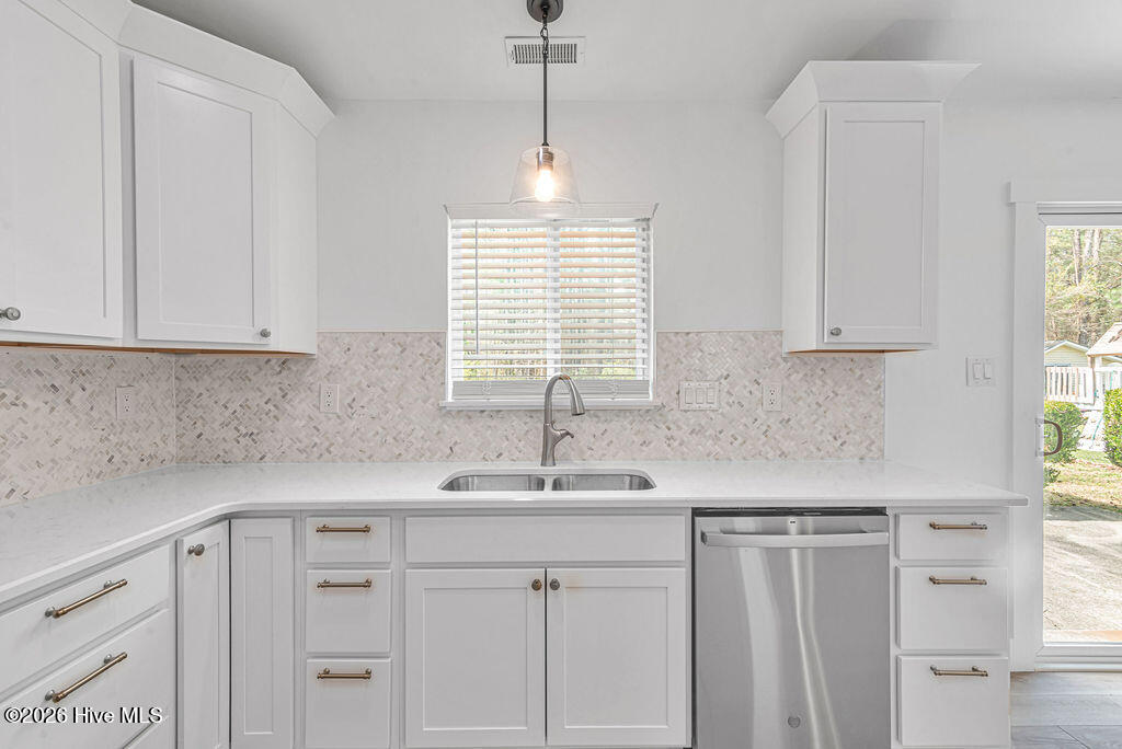 100566377 | Photo 11