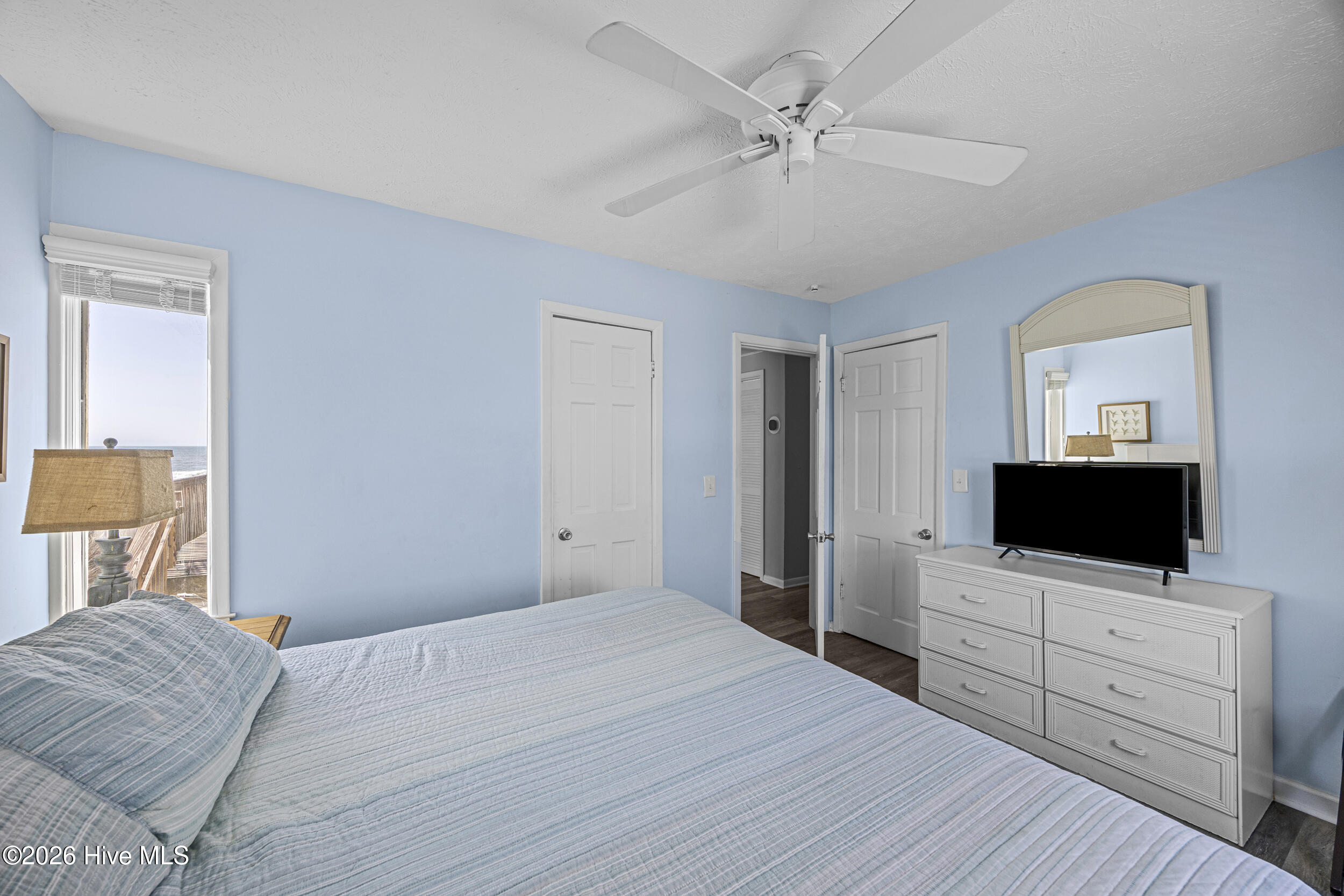 100568545 | Photo 42