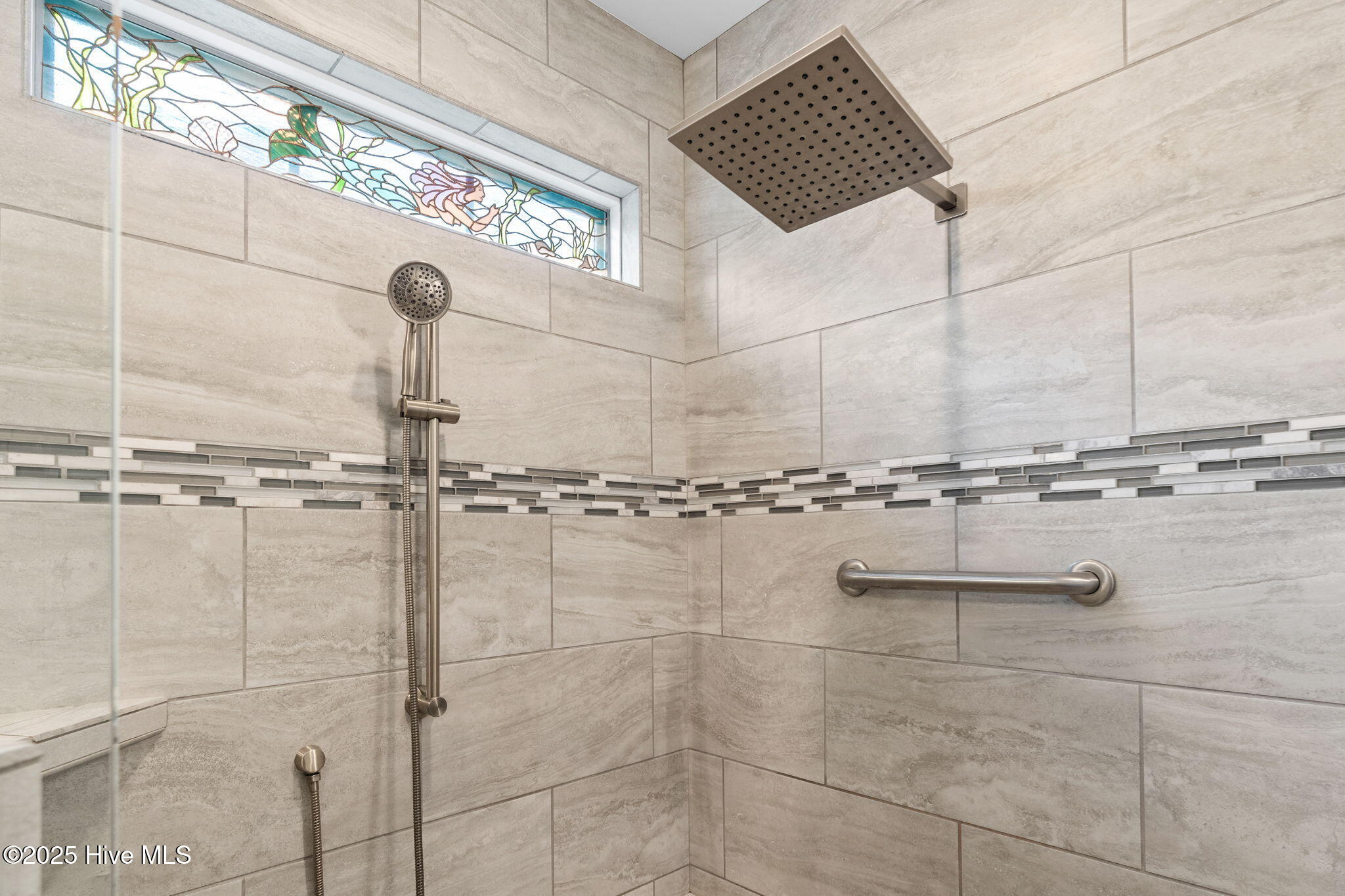 100553022 | Photo 30