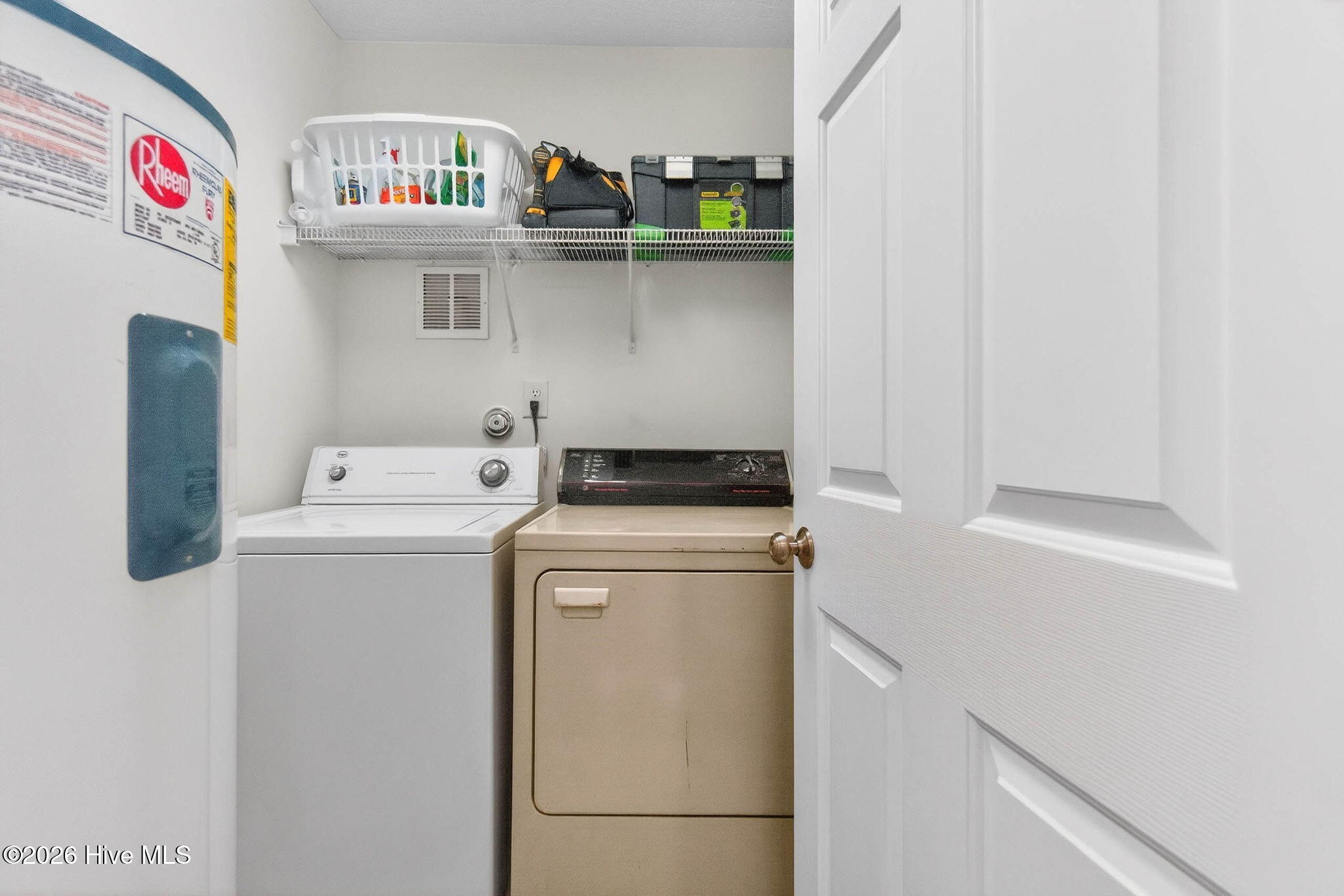 100564791 | Photo 14