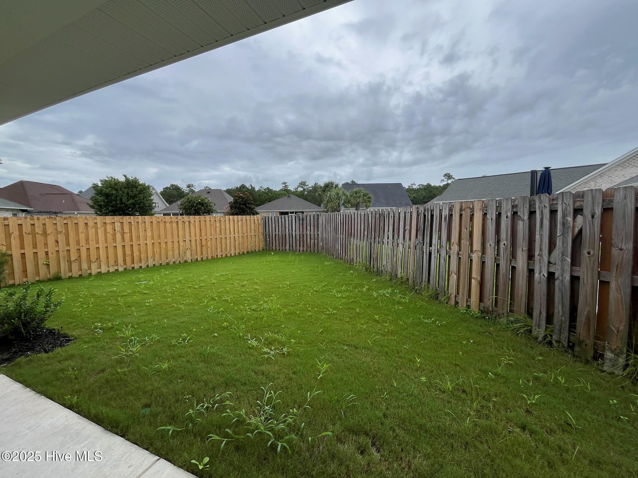 100426037 | Photo 28