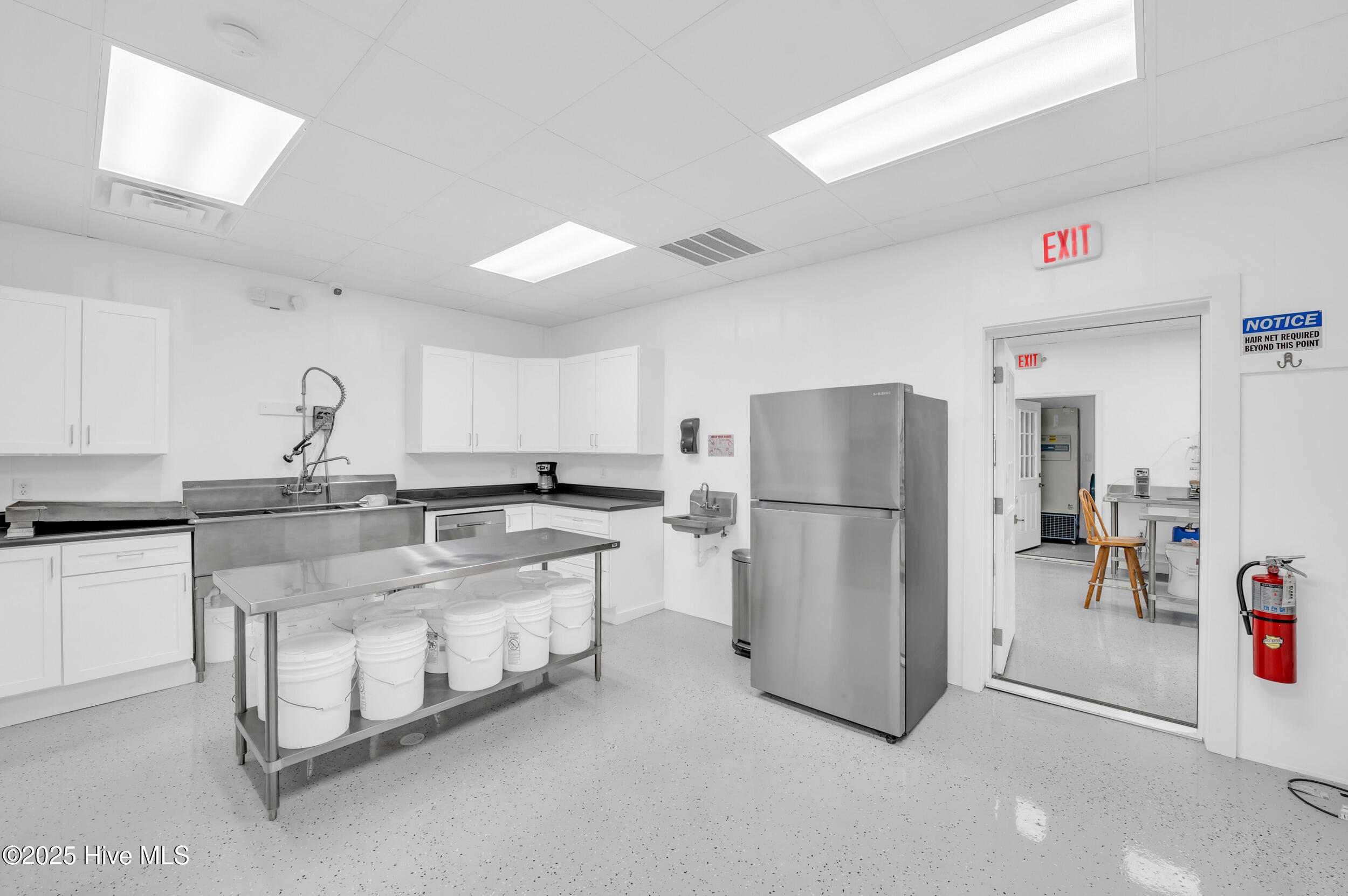 100532115 | Photo 58