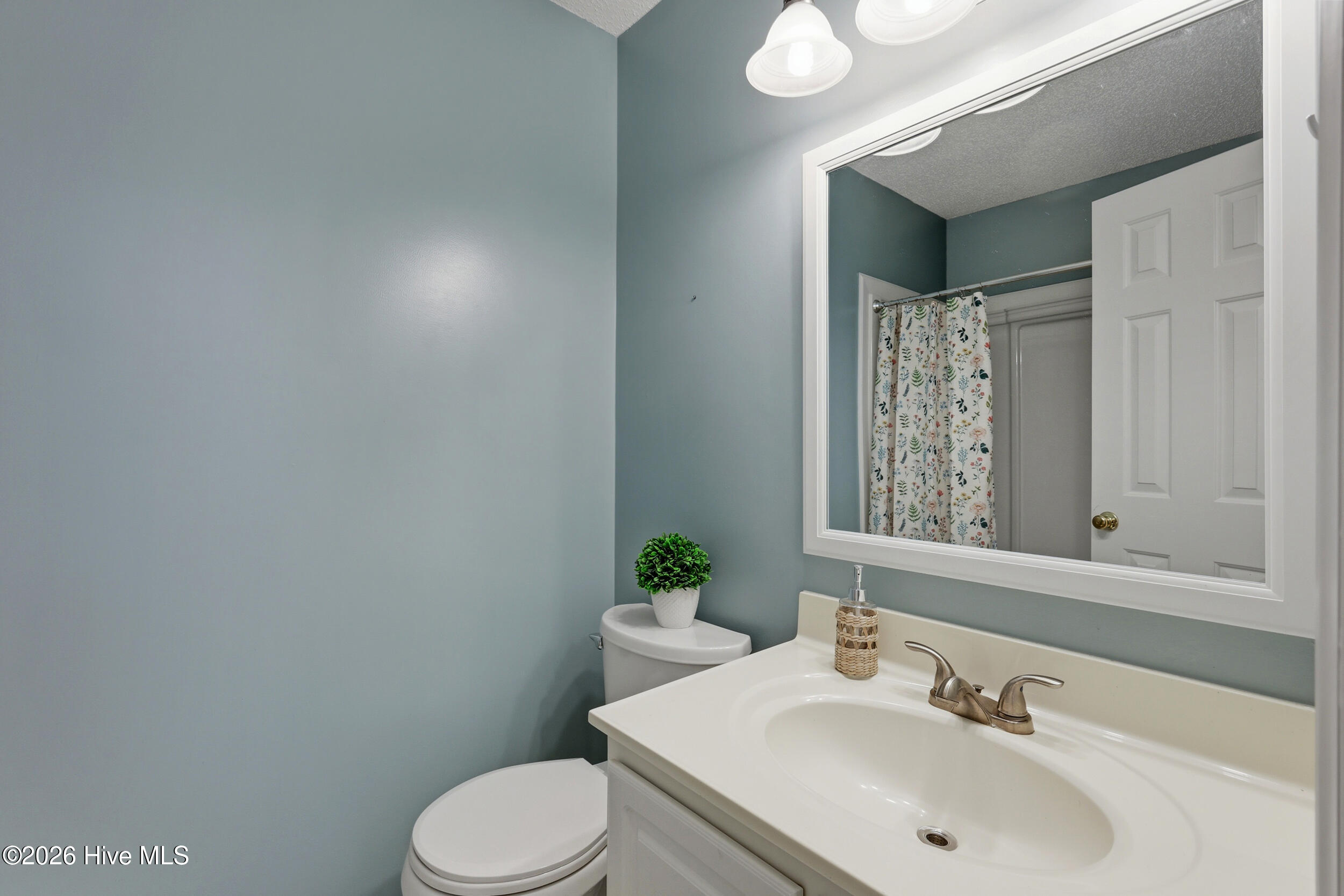 100560025 | Photo 20