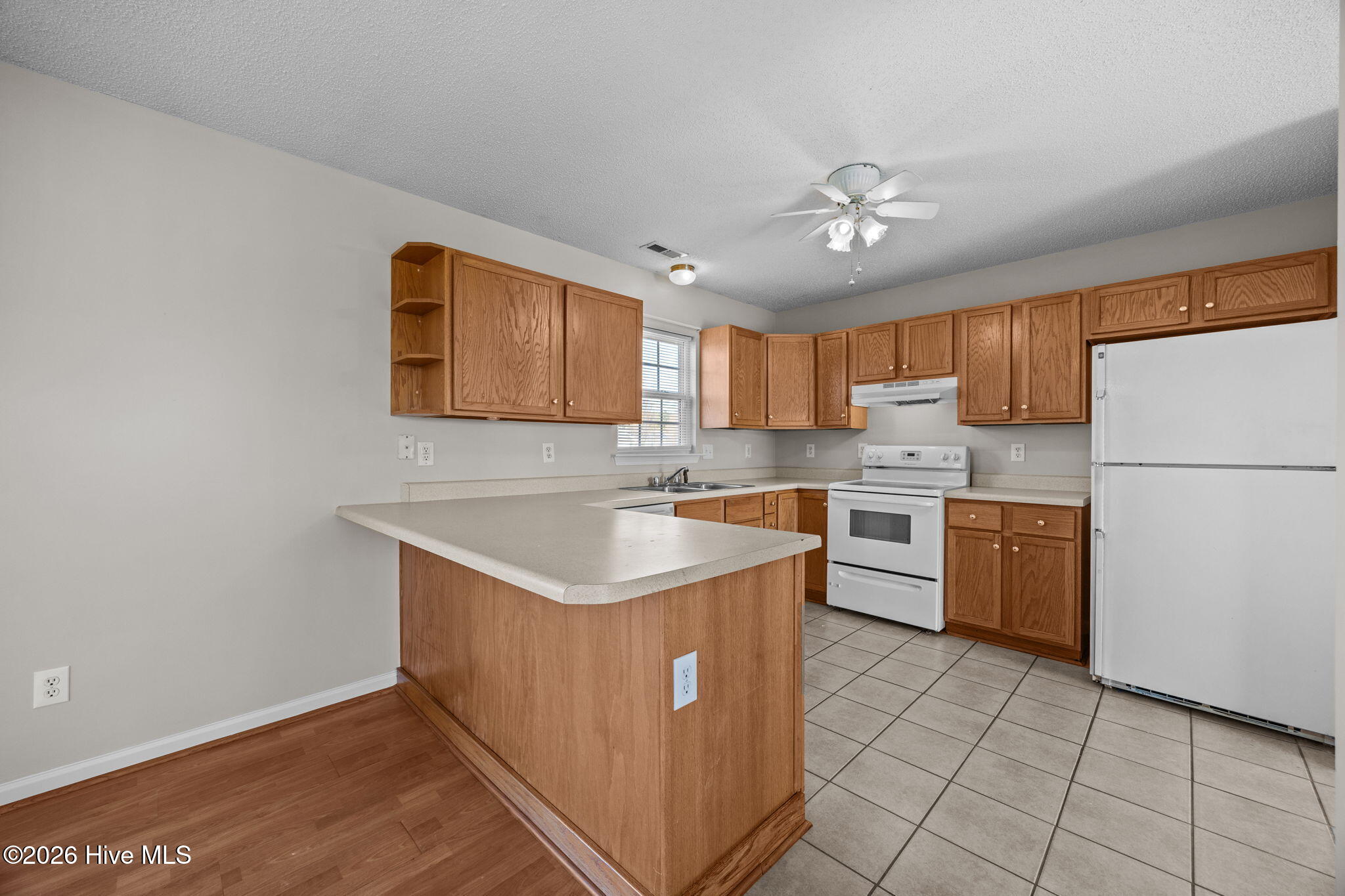 100550367 | Photo 15