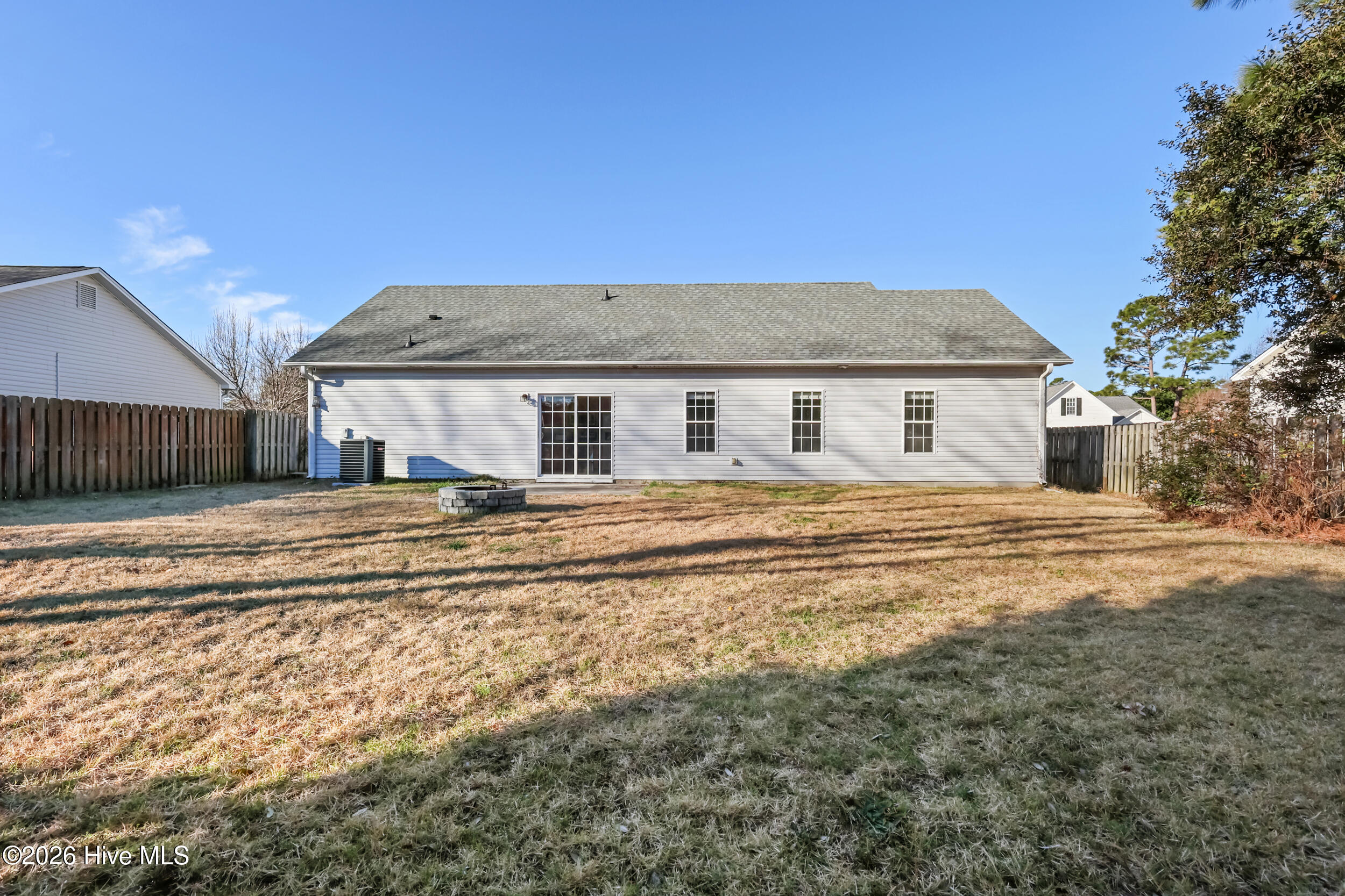 100547129 | Photo 32