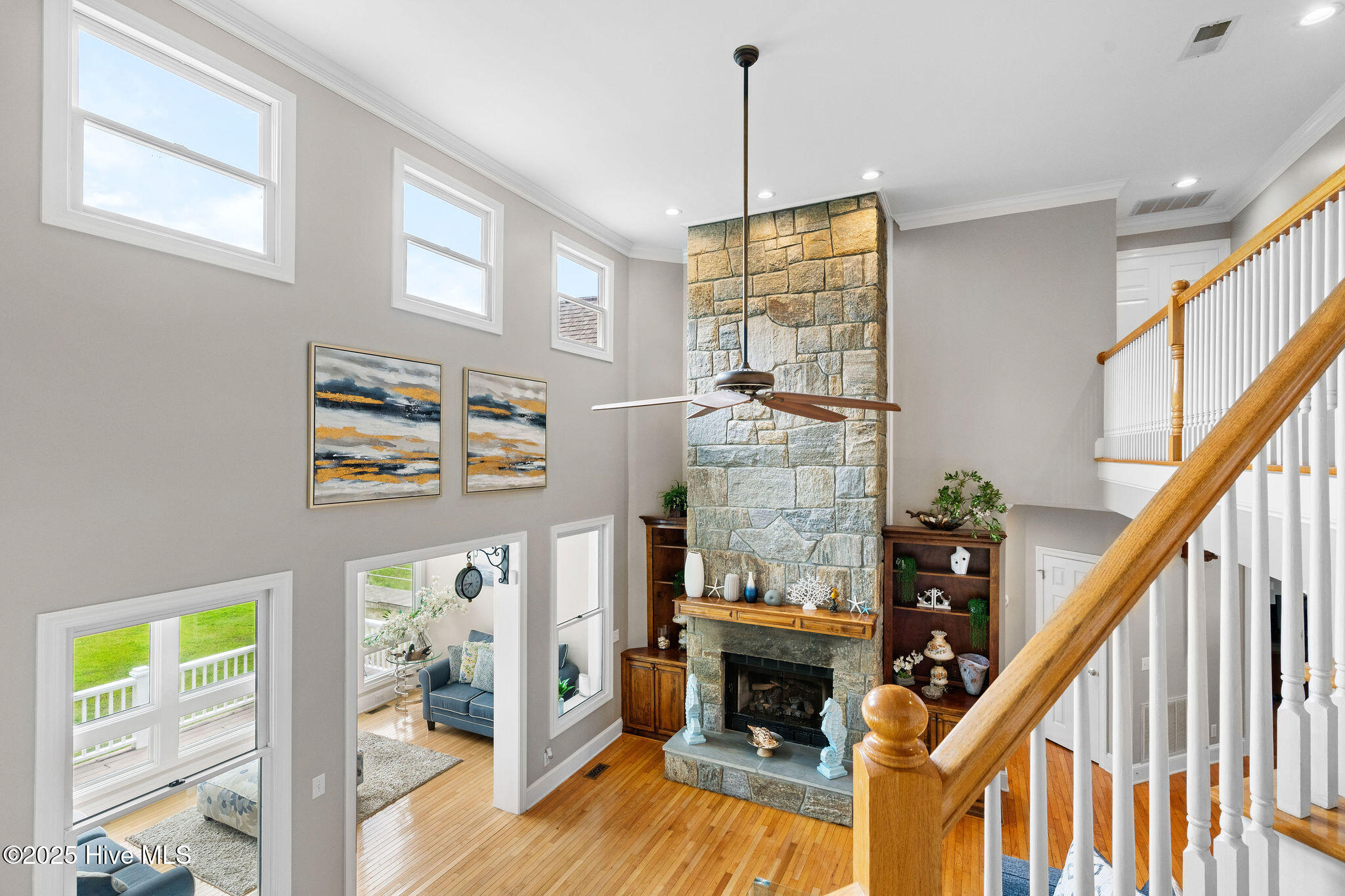 100556700 | Photo 43