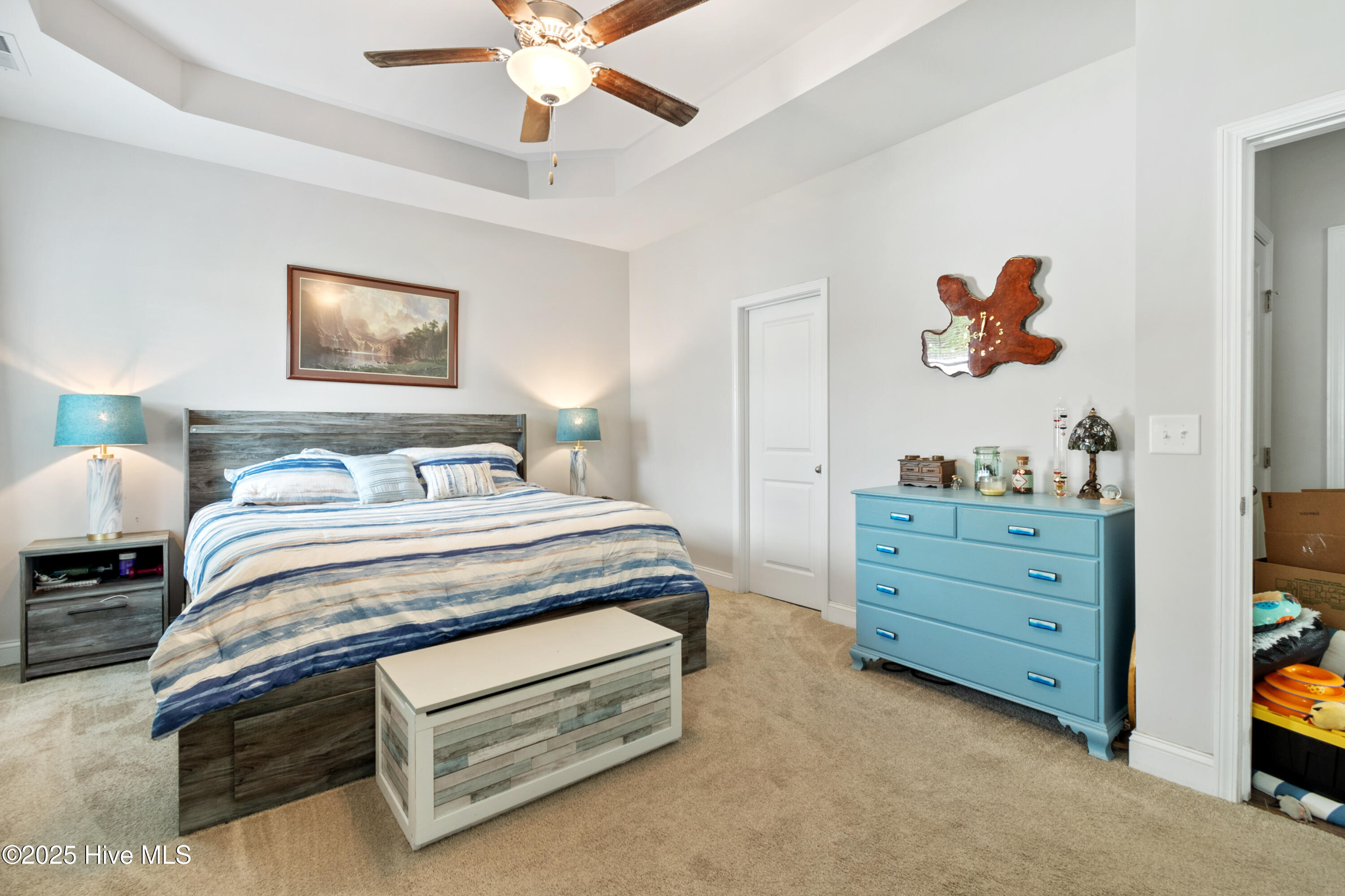 100561939 | Photo 18