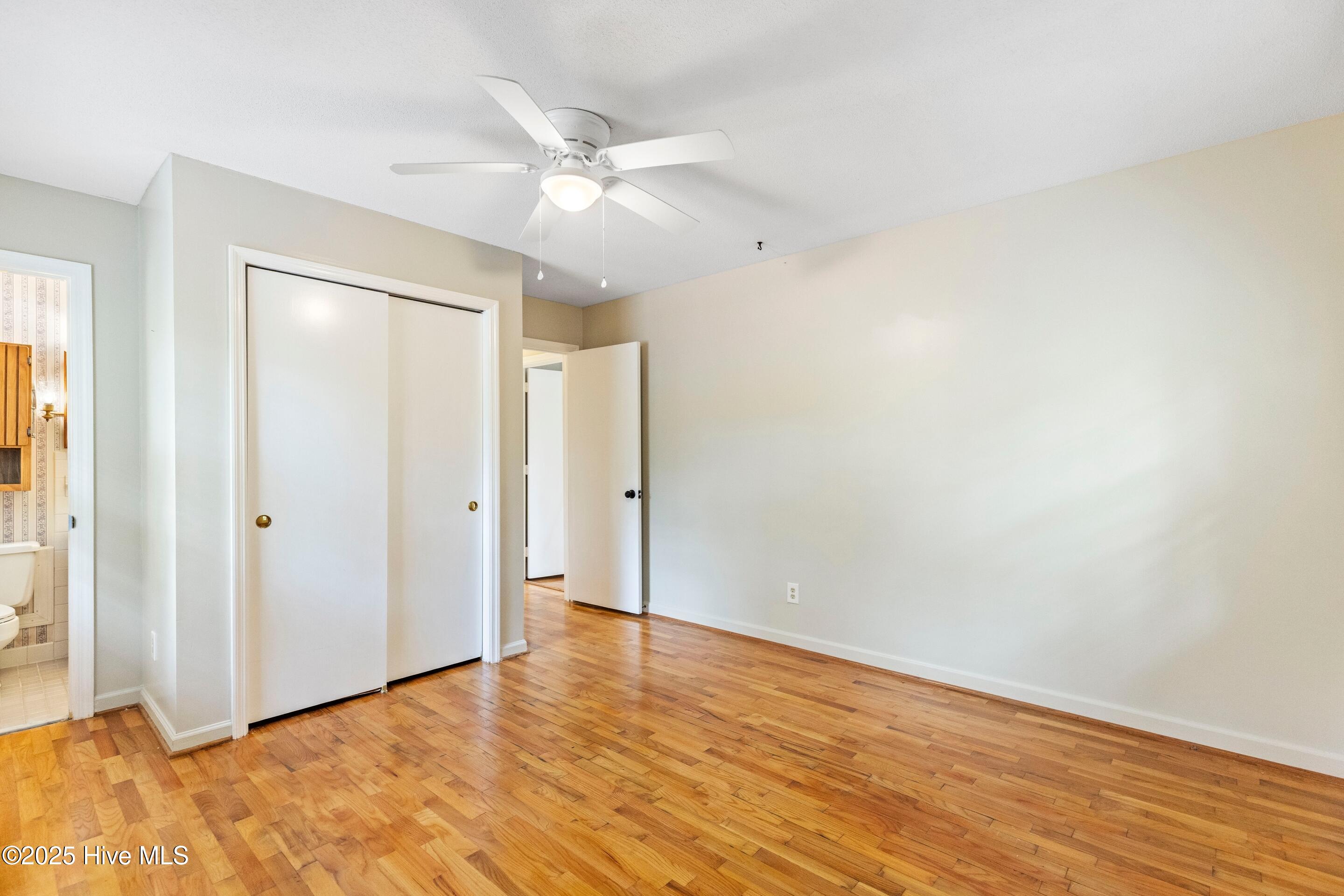 100534850 | Photo 23