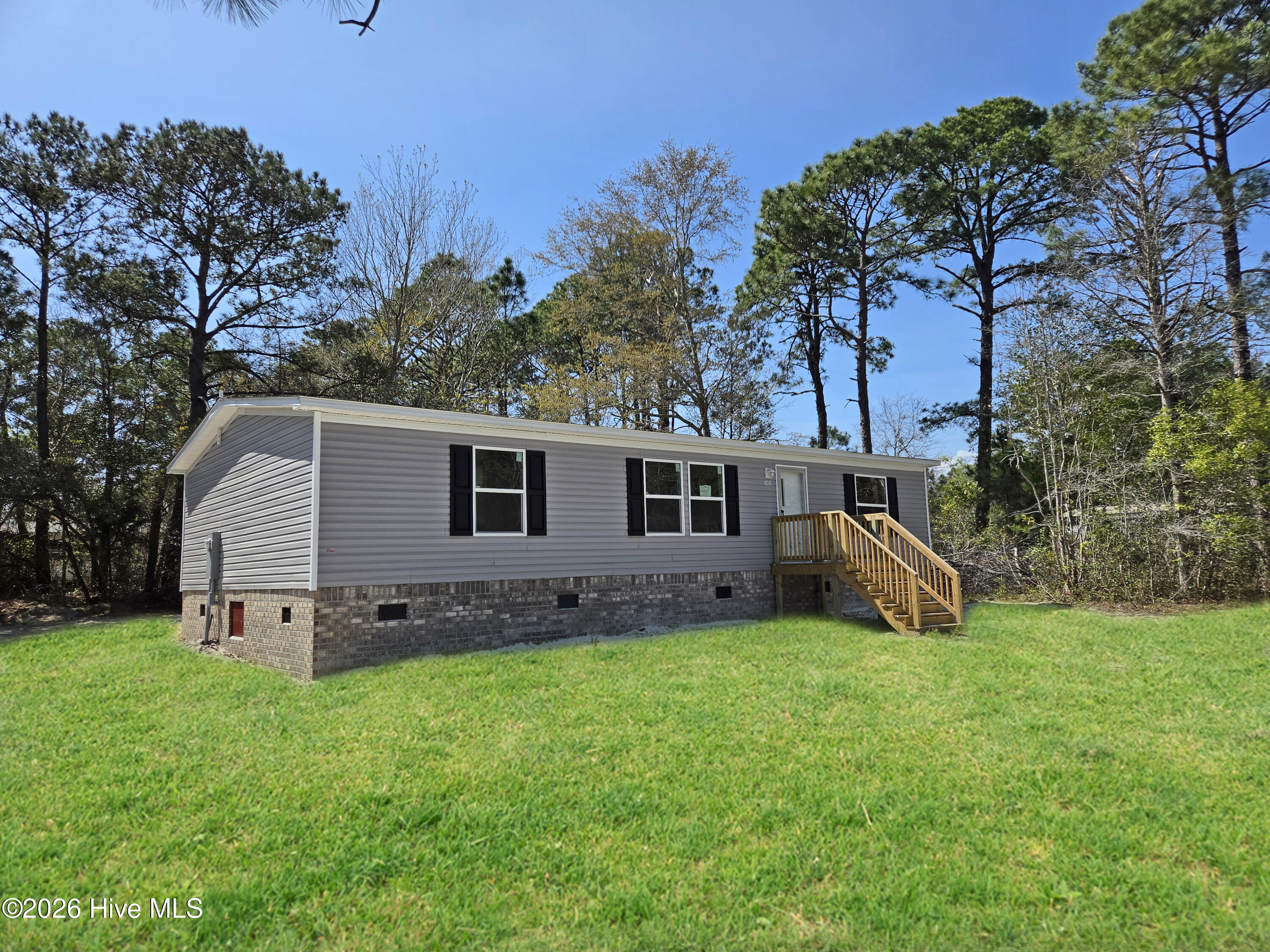 100563210 | Photo 33