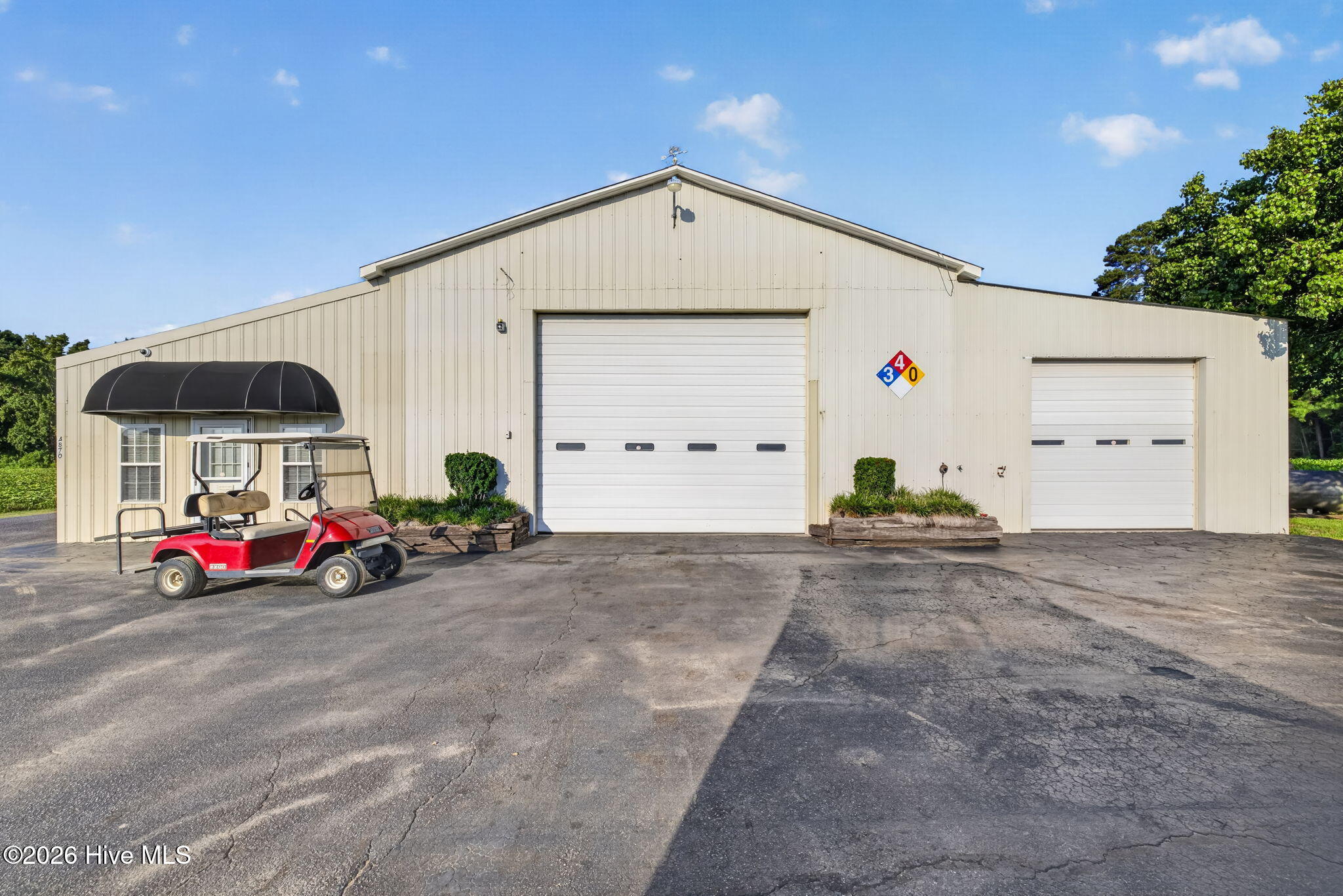 Huge Shop with Several Roll Doors- All Heated and Cooled- Office - Paint Room and Wash Room