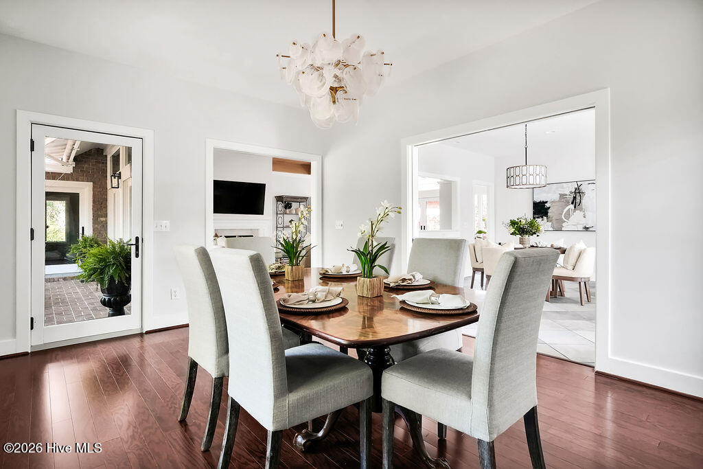 100565103 | Photo 19