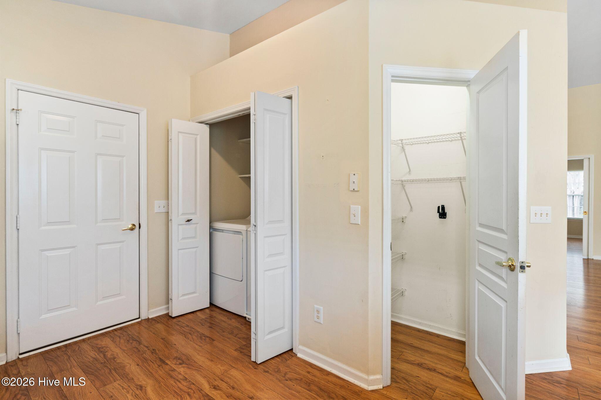 100558040 | Photo 24