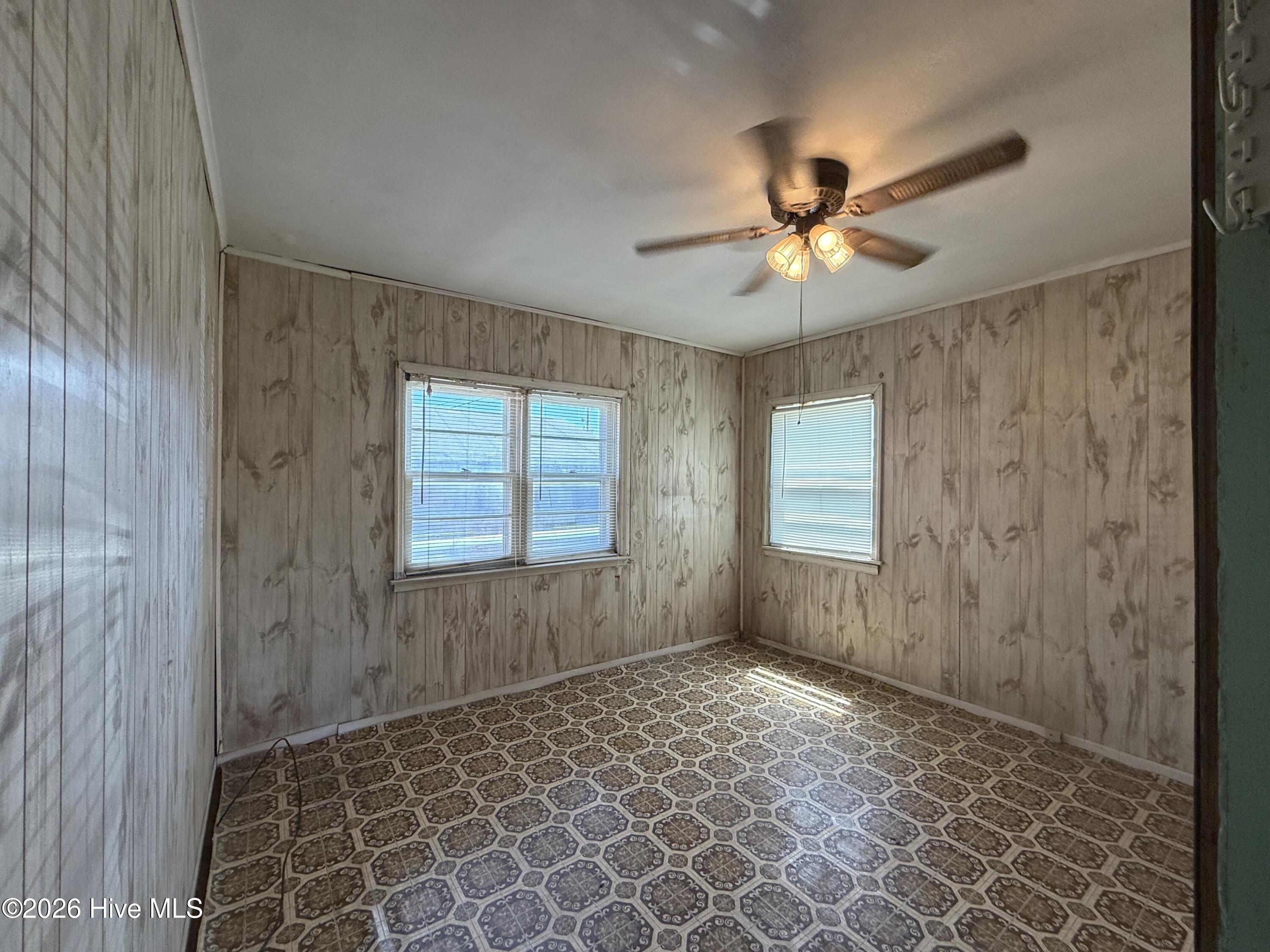 100568518 | Photo 14