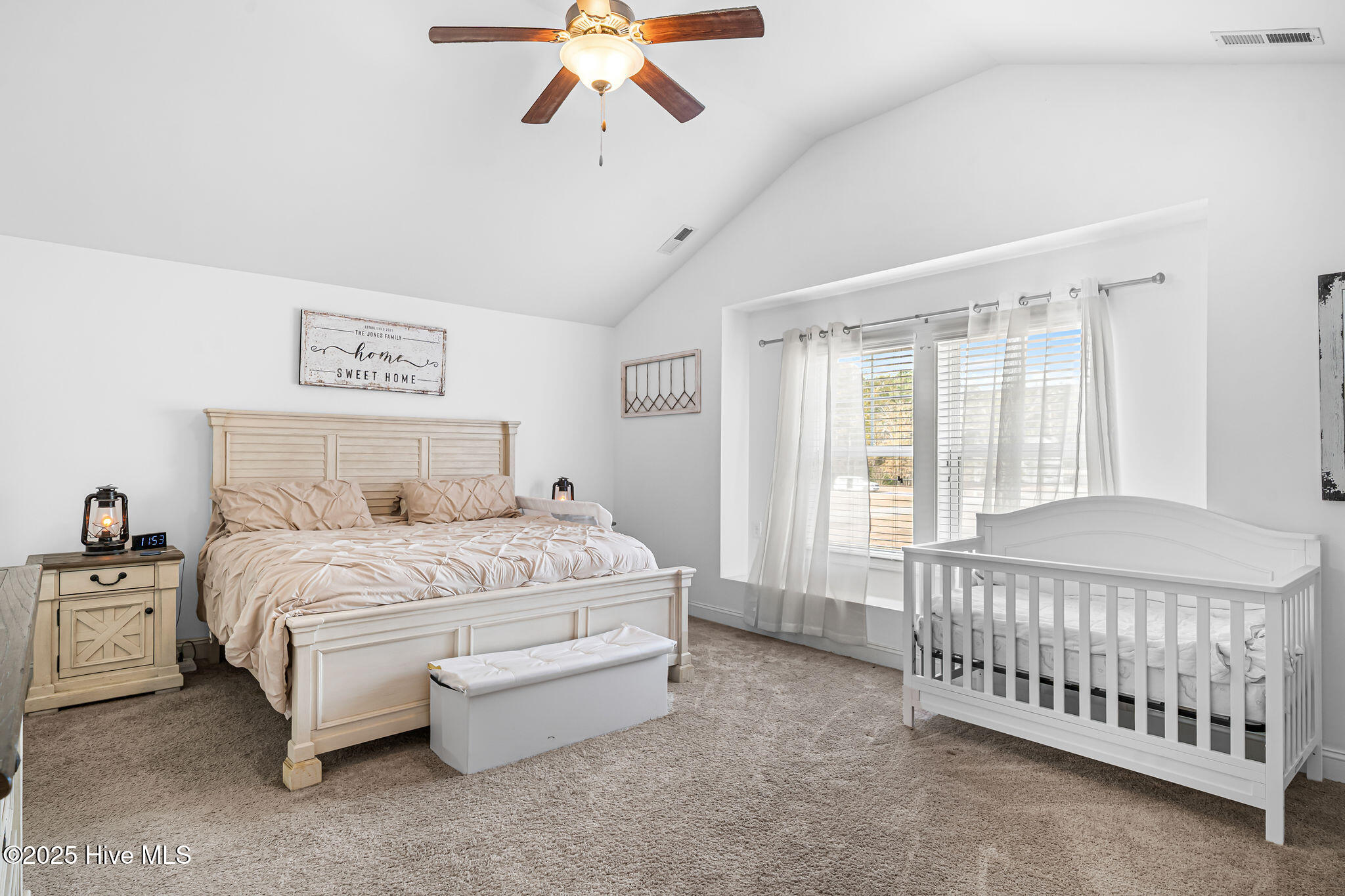 100546826 | Photo 14