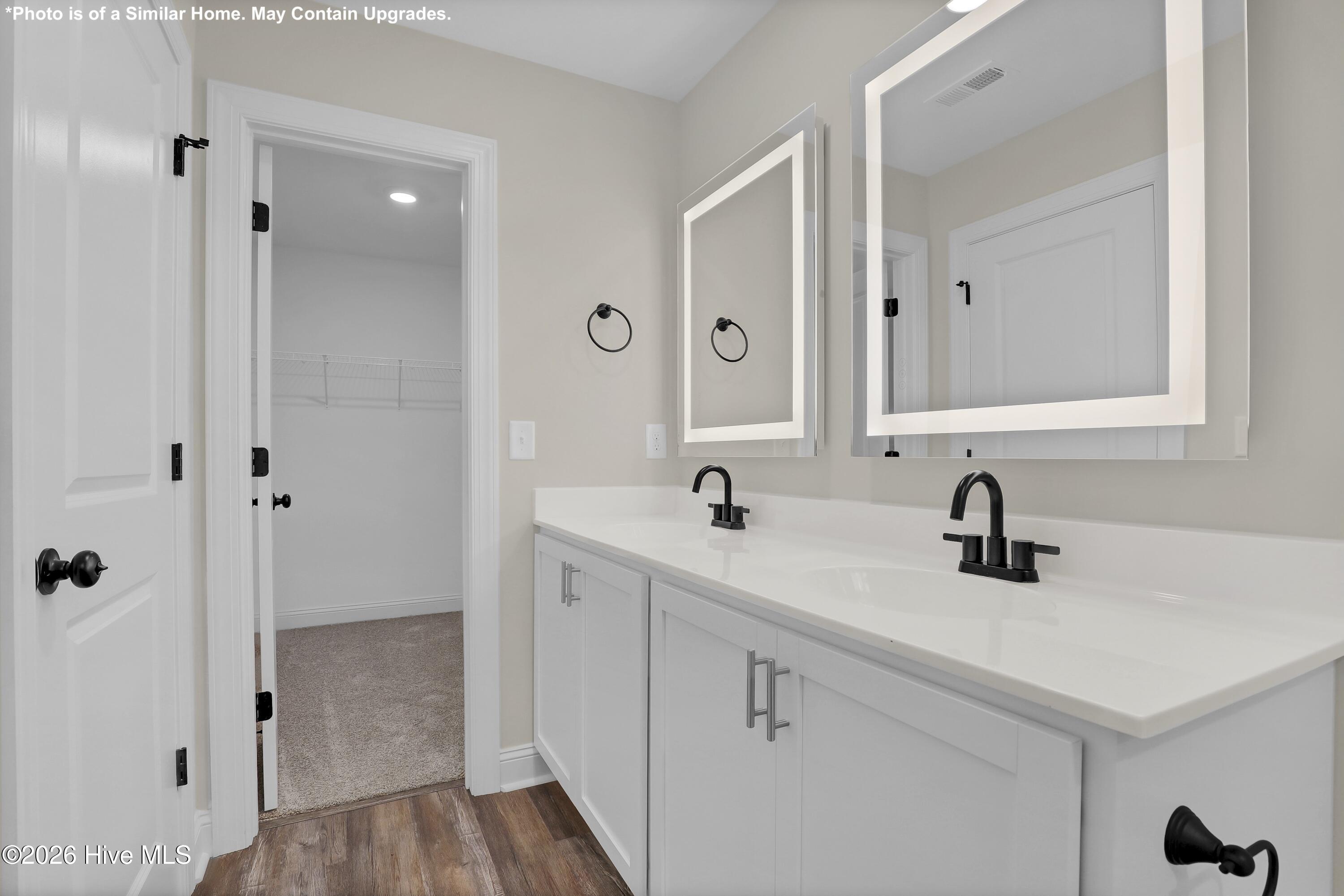 100537569 | Photo 11