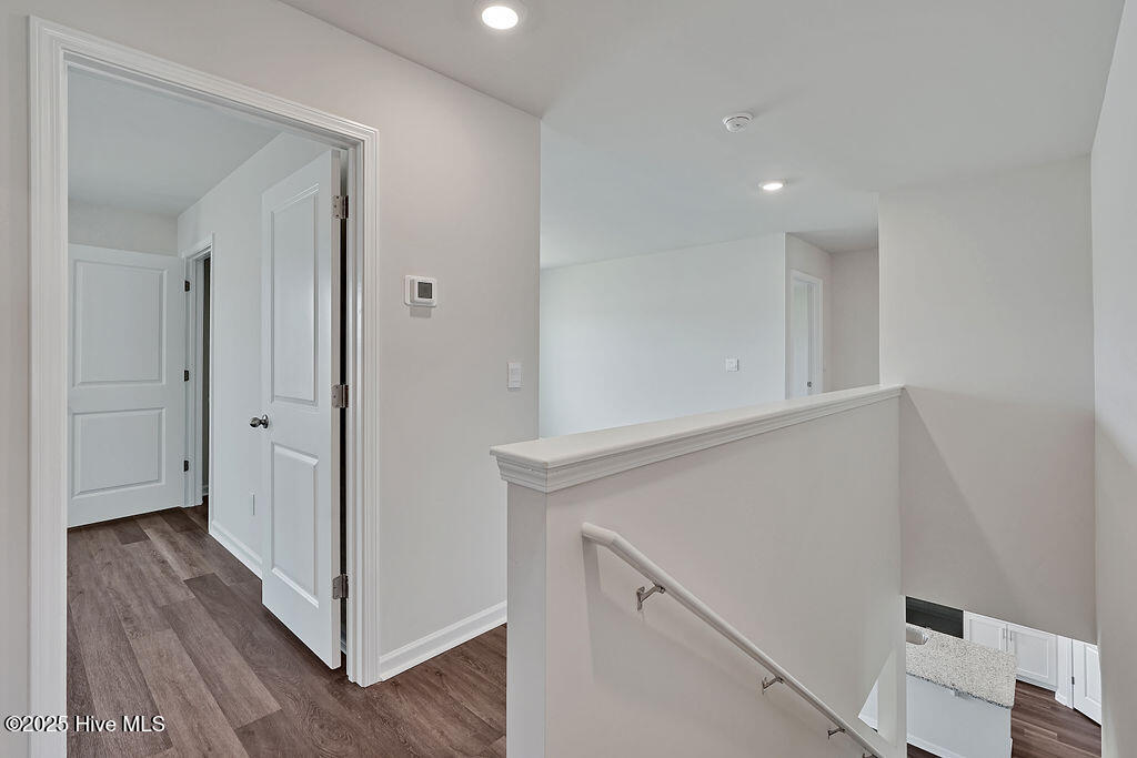 100546498 | Photo 23