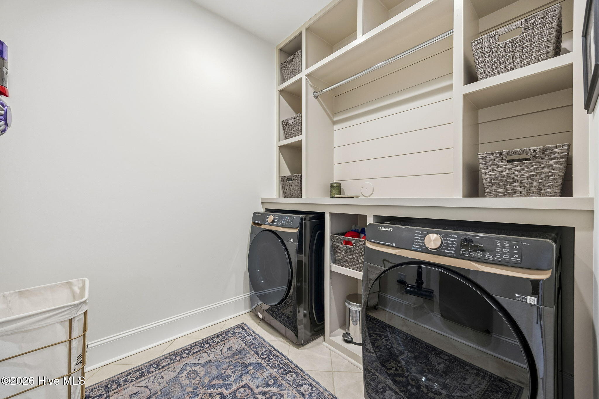 100553827 | Photo 34