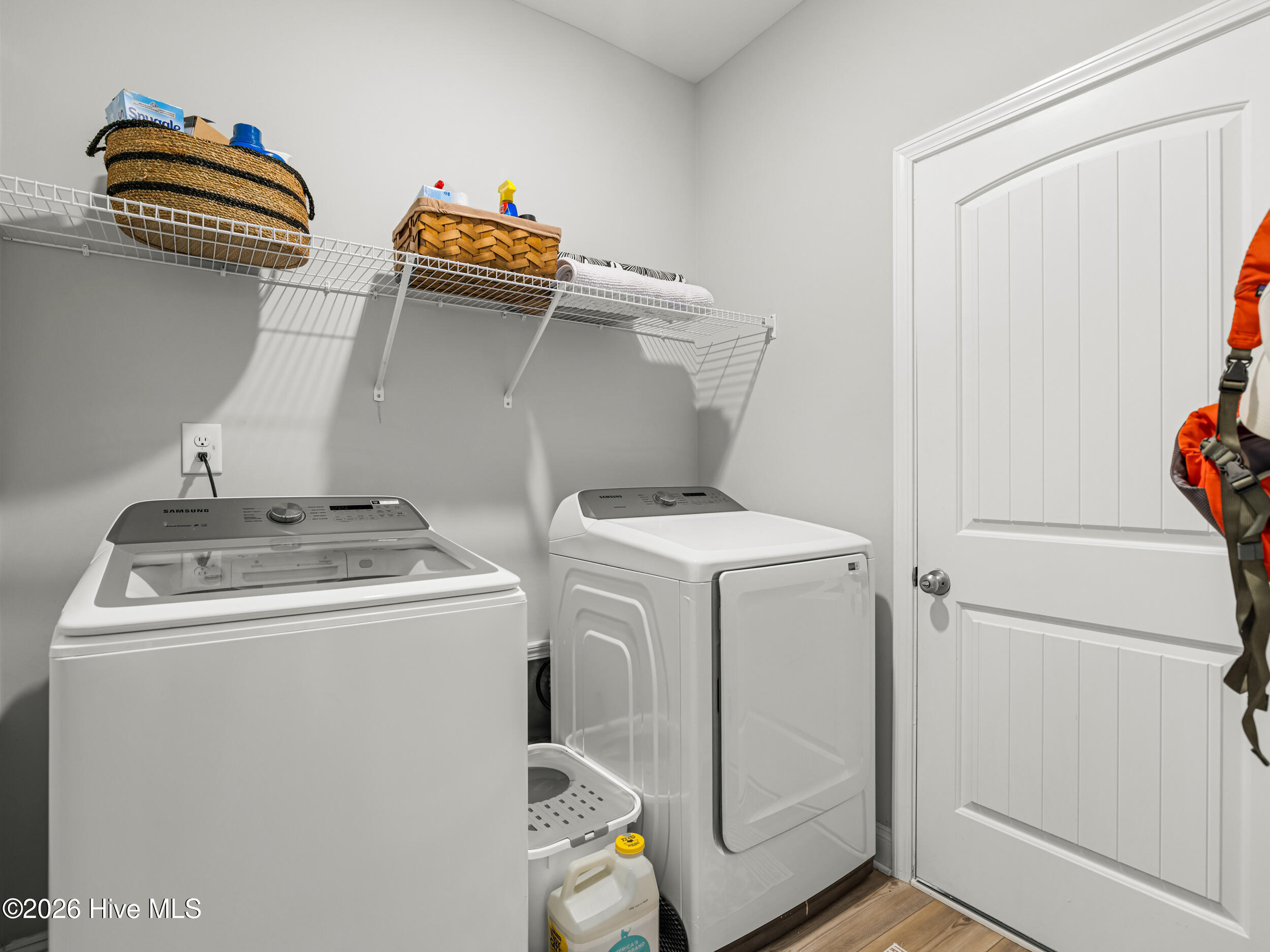 100559684 | Photo 33