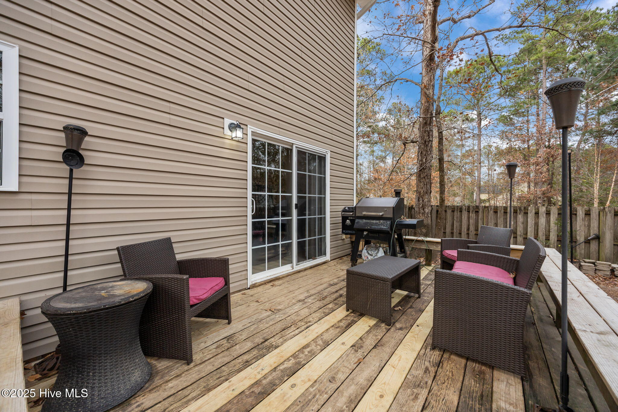 100544131 | Photo 47