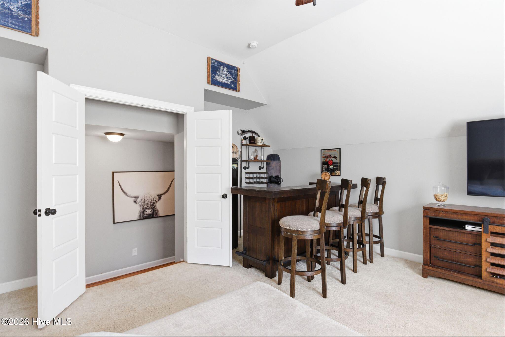 100563379 | Photo 36