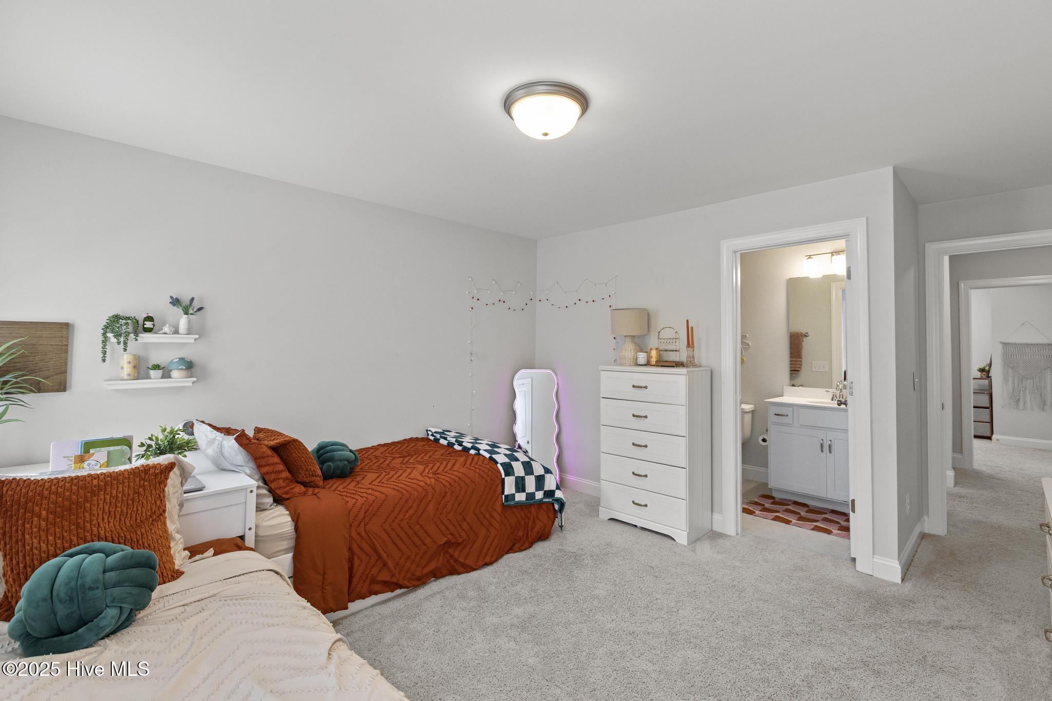 100516290 | Photo 30