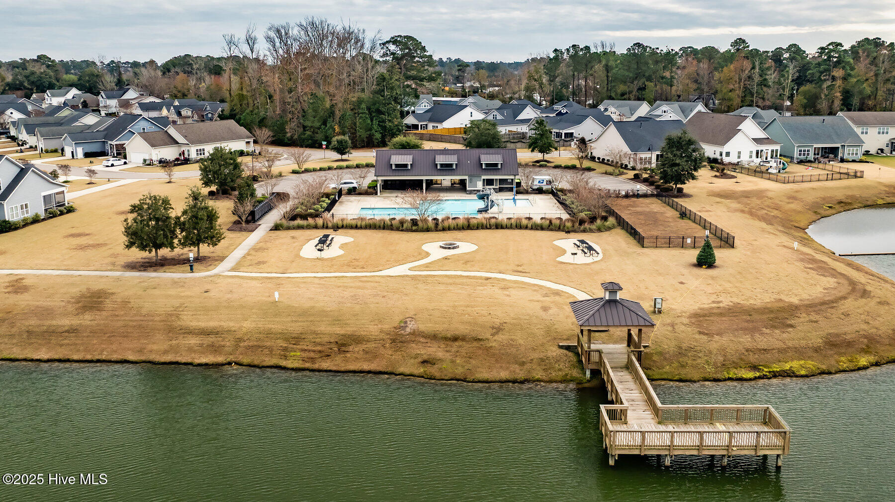 100544096 | Photo 49