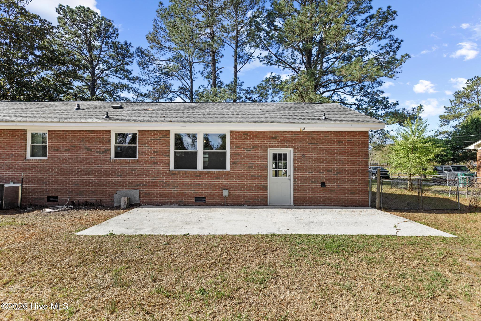 100565282 | Photo 28