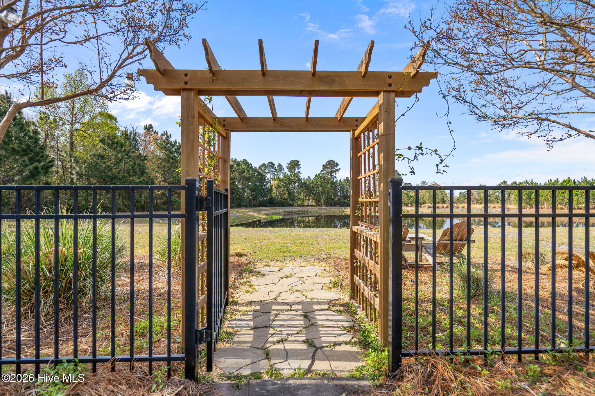 100564215 | Photo 55