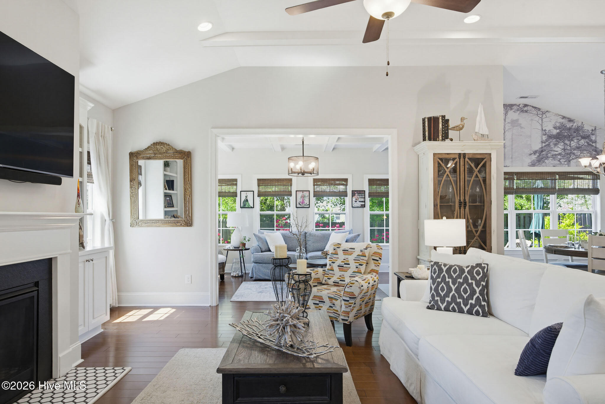 100569599 | Photo 10