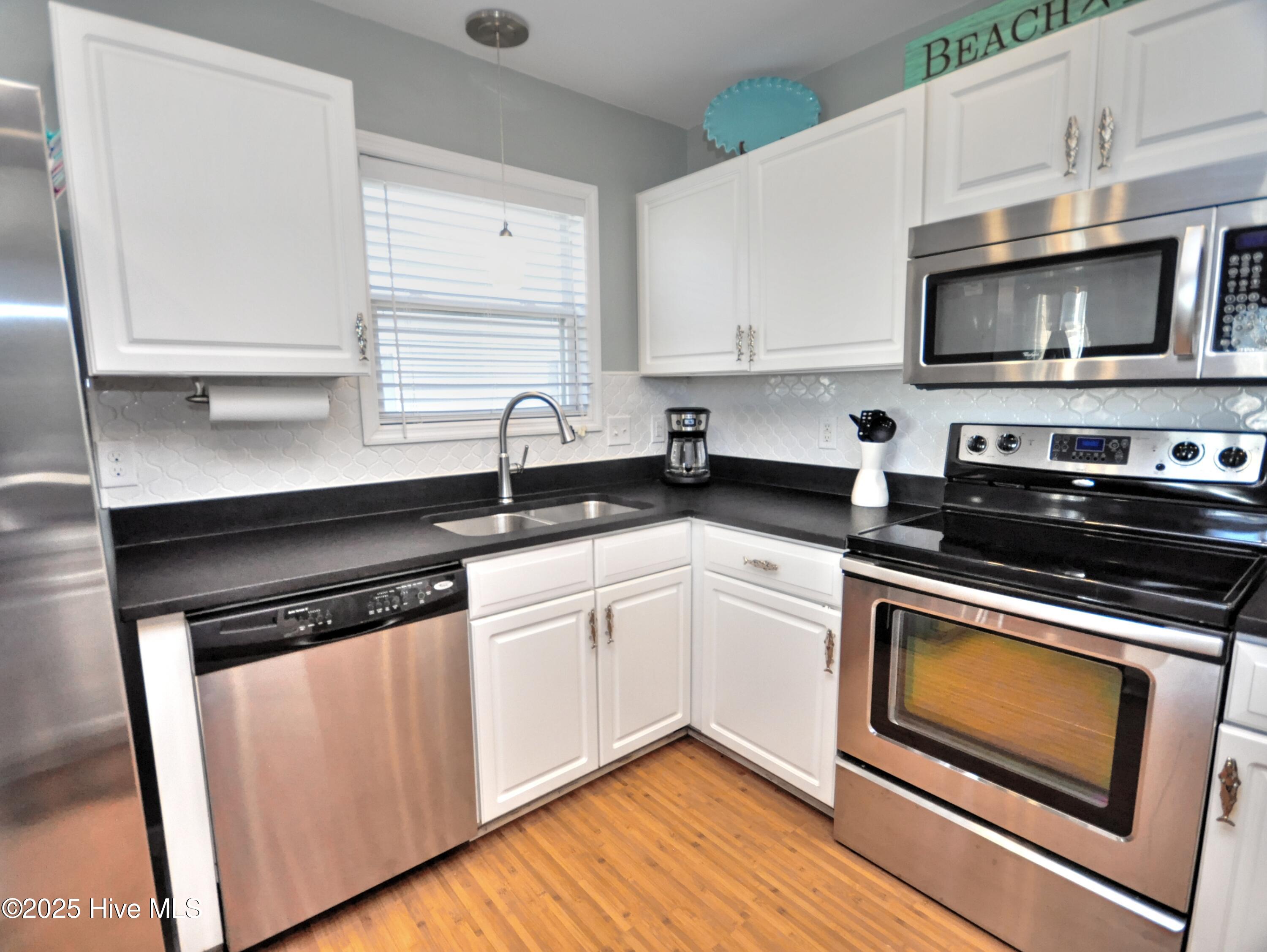 100545974 | Photo 14