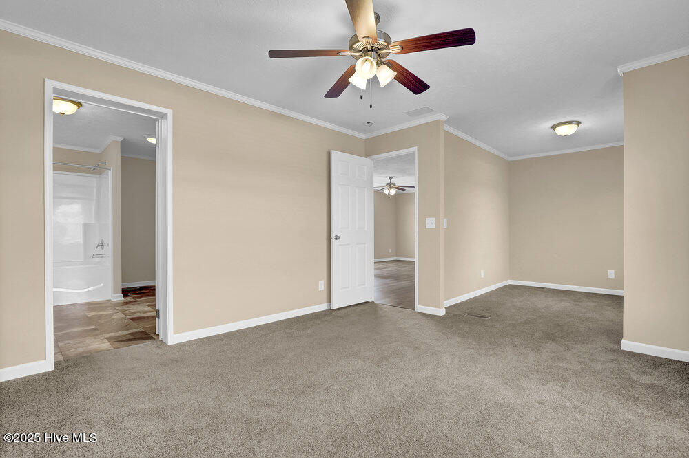 100493955 | Photo 18