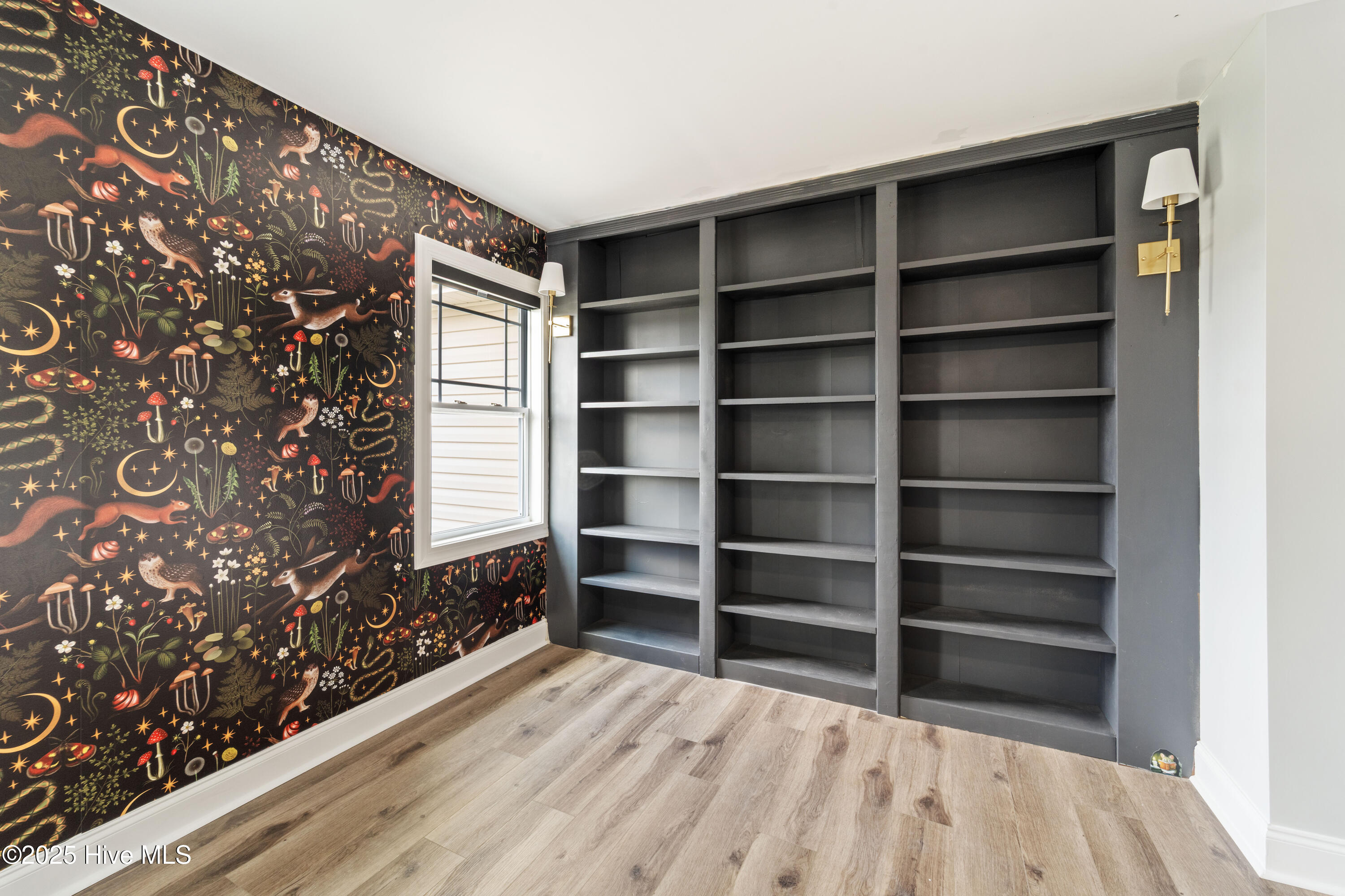 100525842 | Photo 71