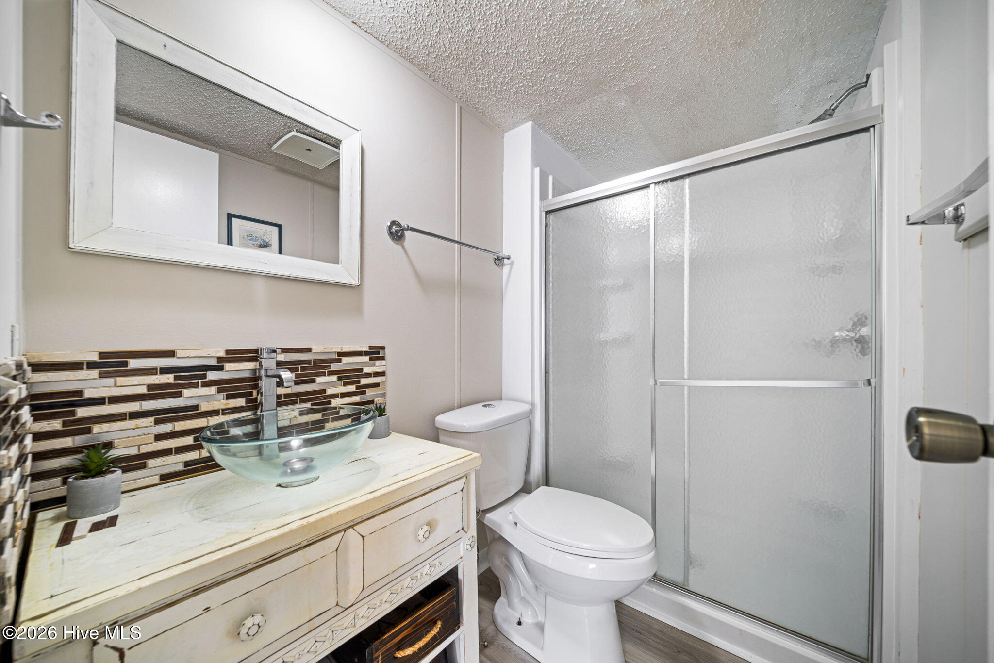 100561406 | Photo 46