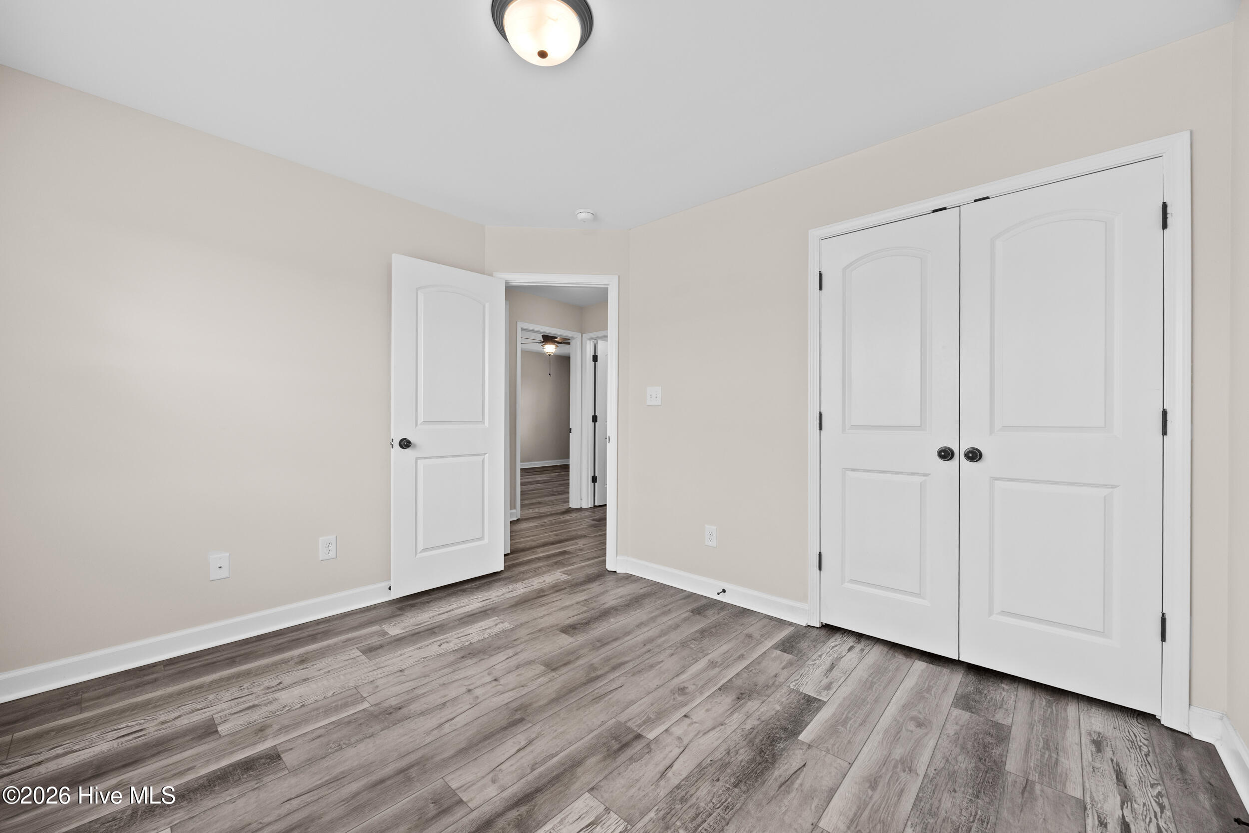 100556419 | Photo 25