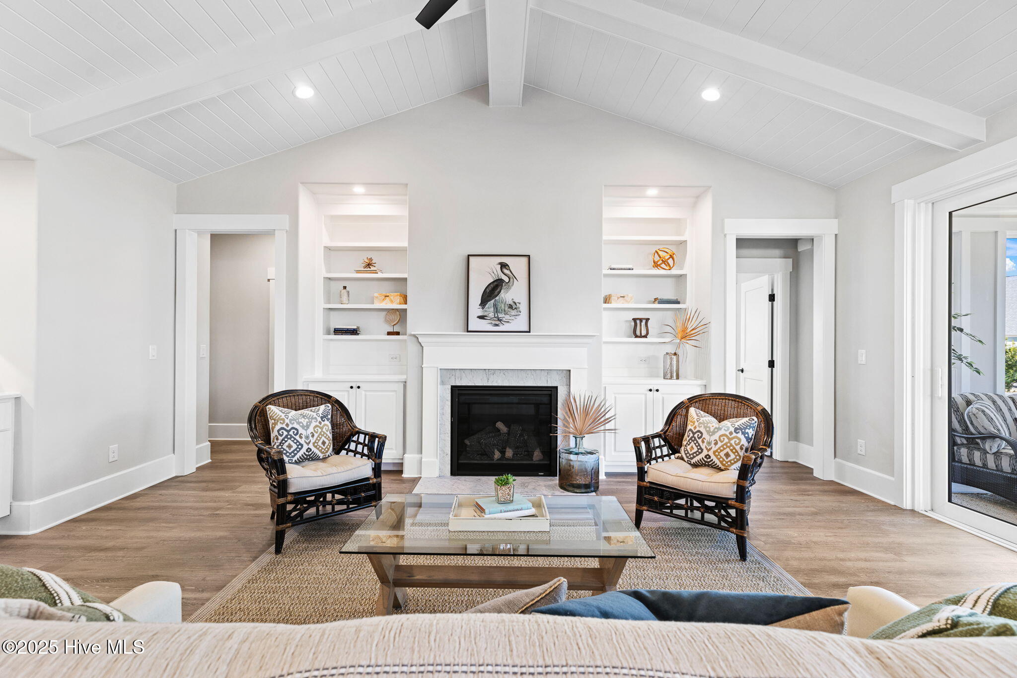 100522532 | Photo 11