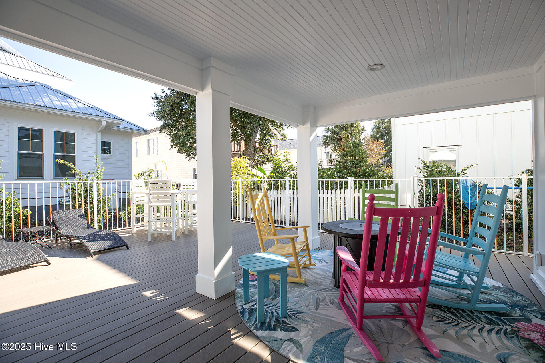 100540813 | Photo 60