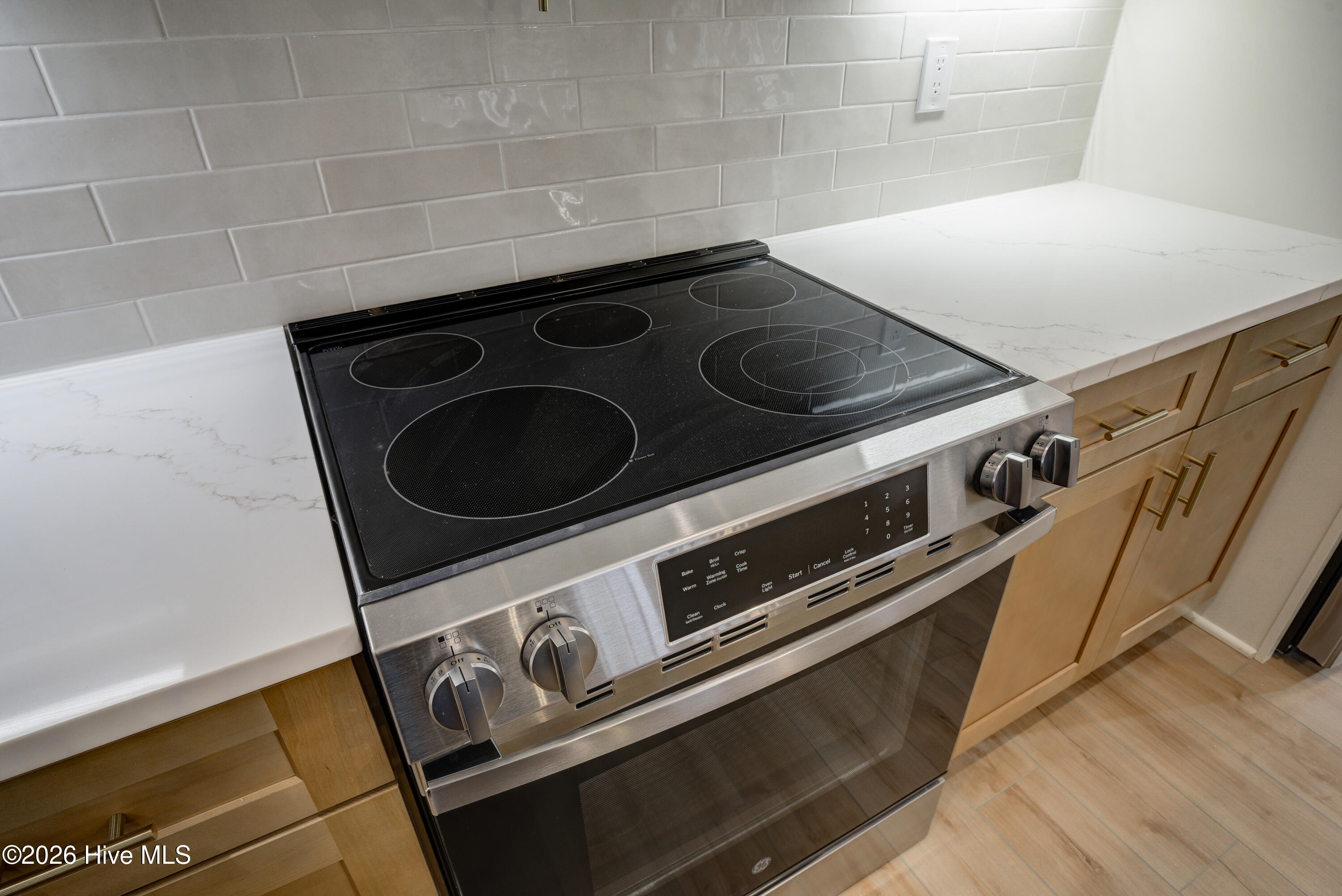 100560794 | Photo 29