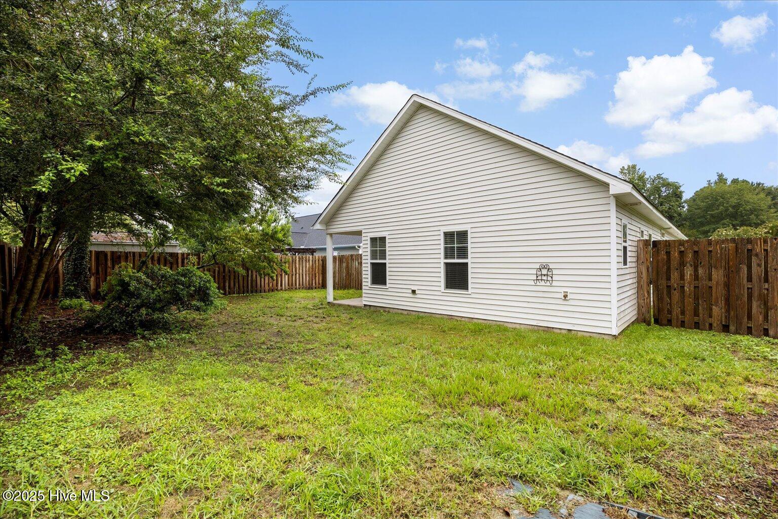 100523963 | Photo 12