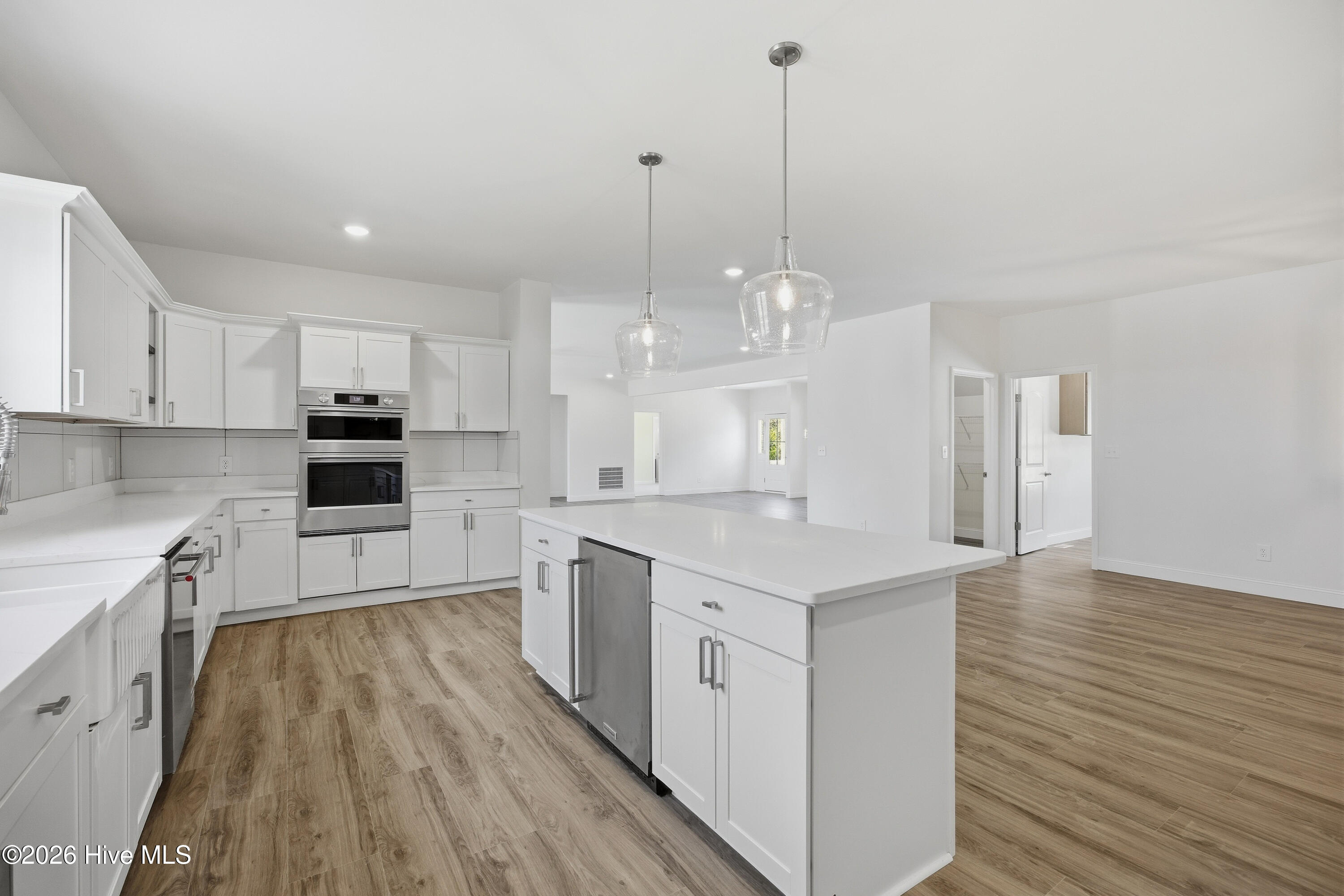 100569941 | Photo 25