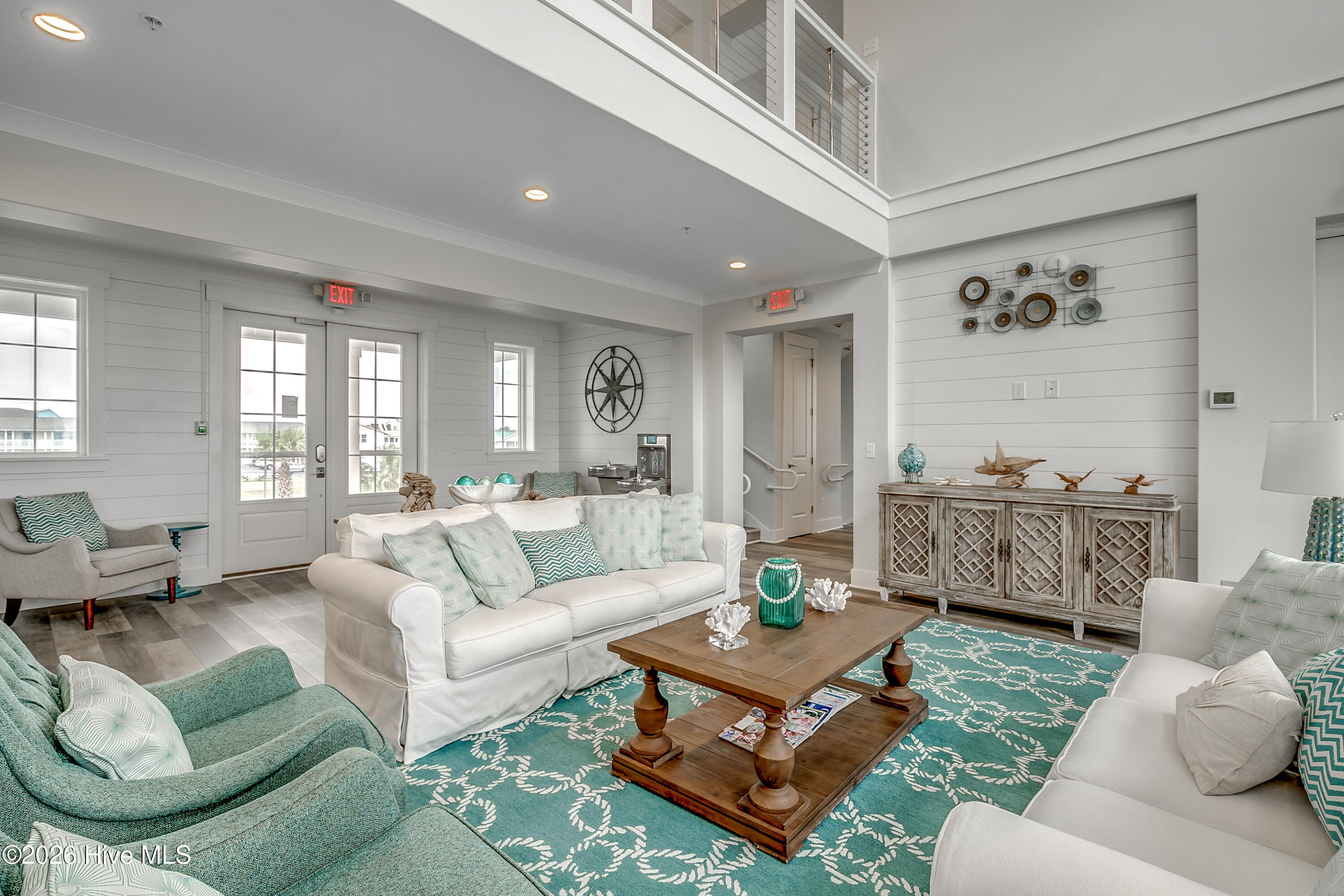 100543615 | Photo 80