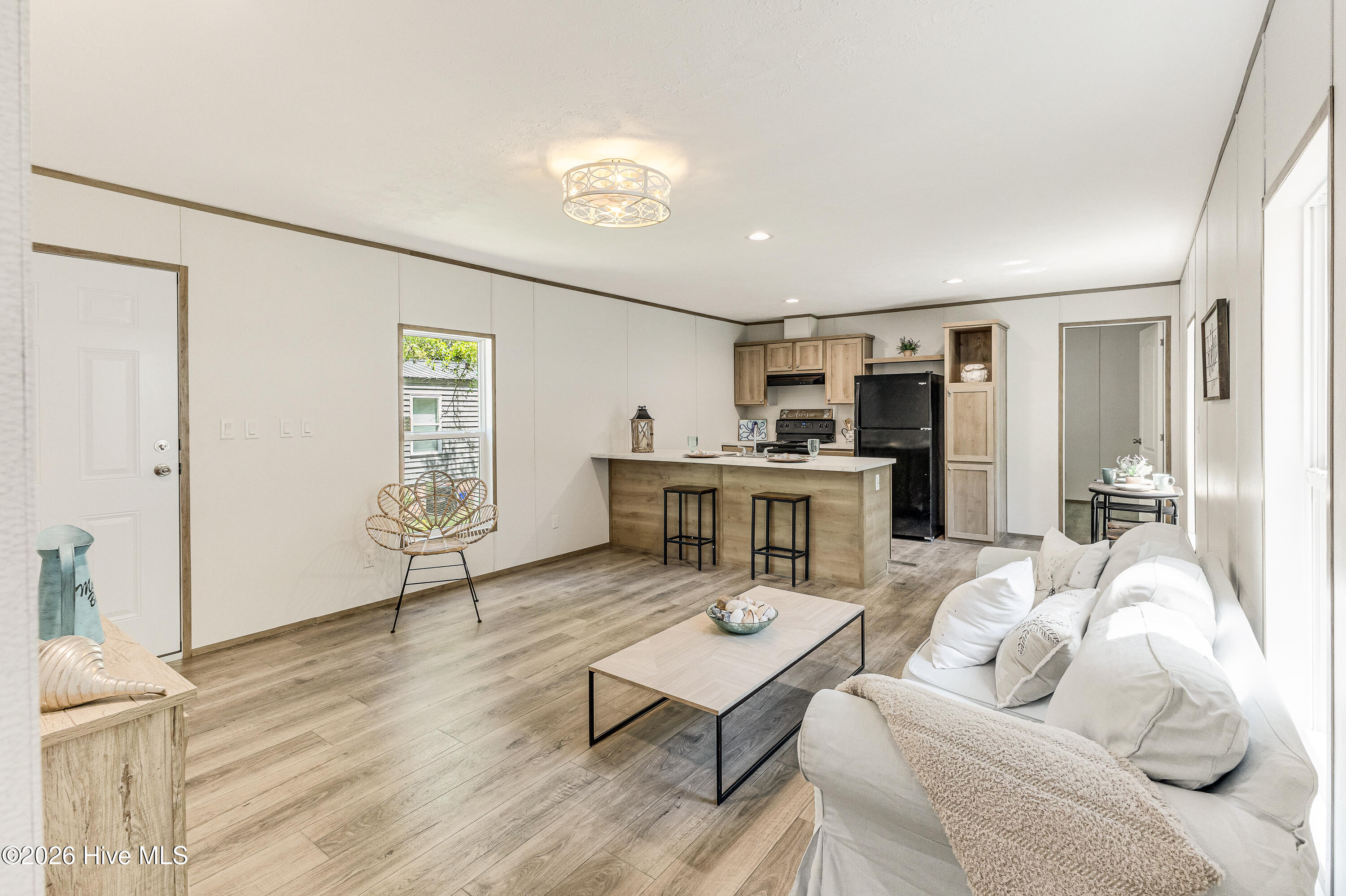 100568347 | Photo 10