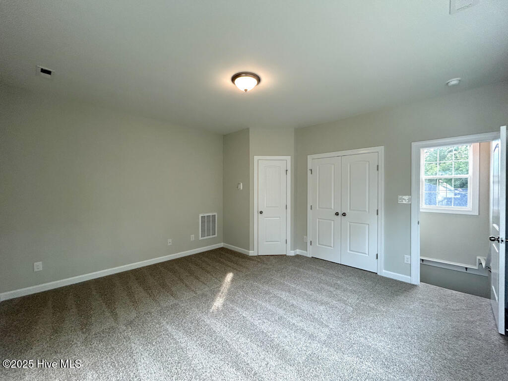 100562477 | Photo 42