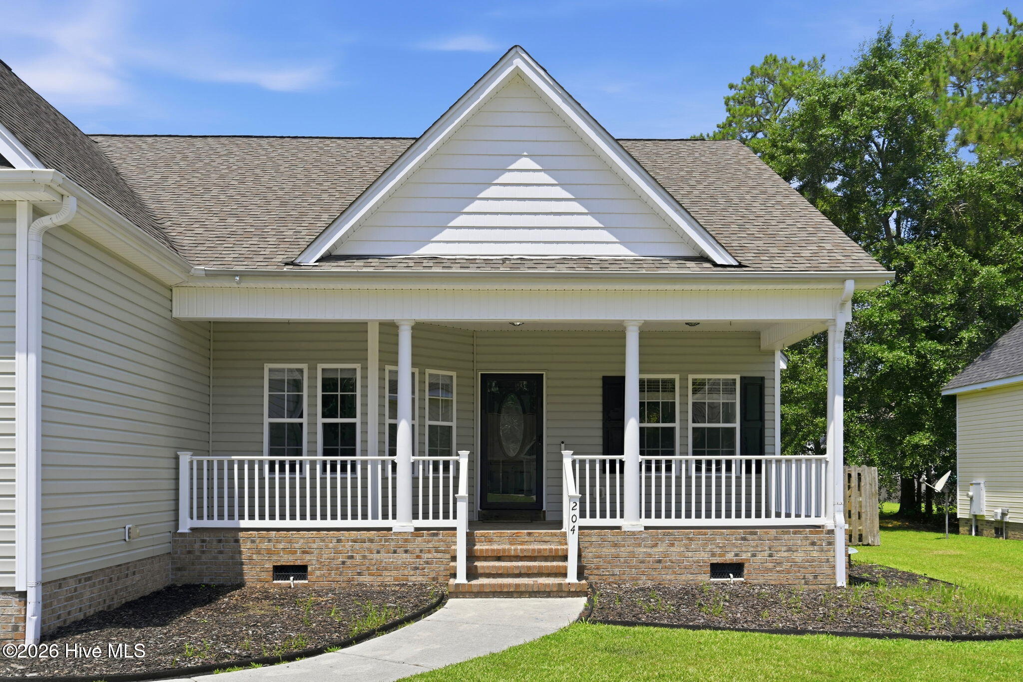 204 Wedgefield Circle,Maple Hill