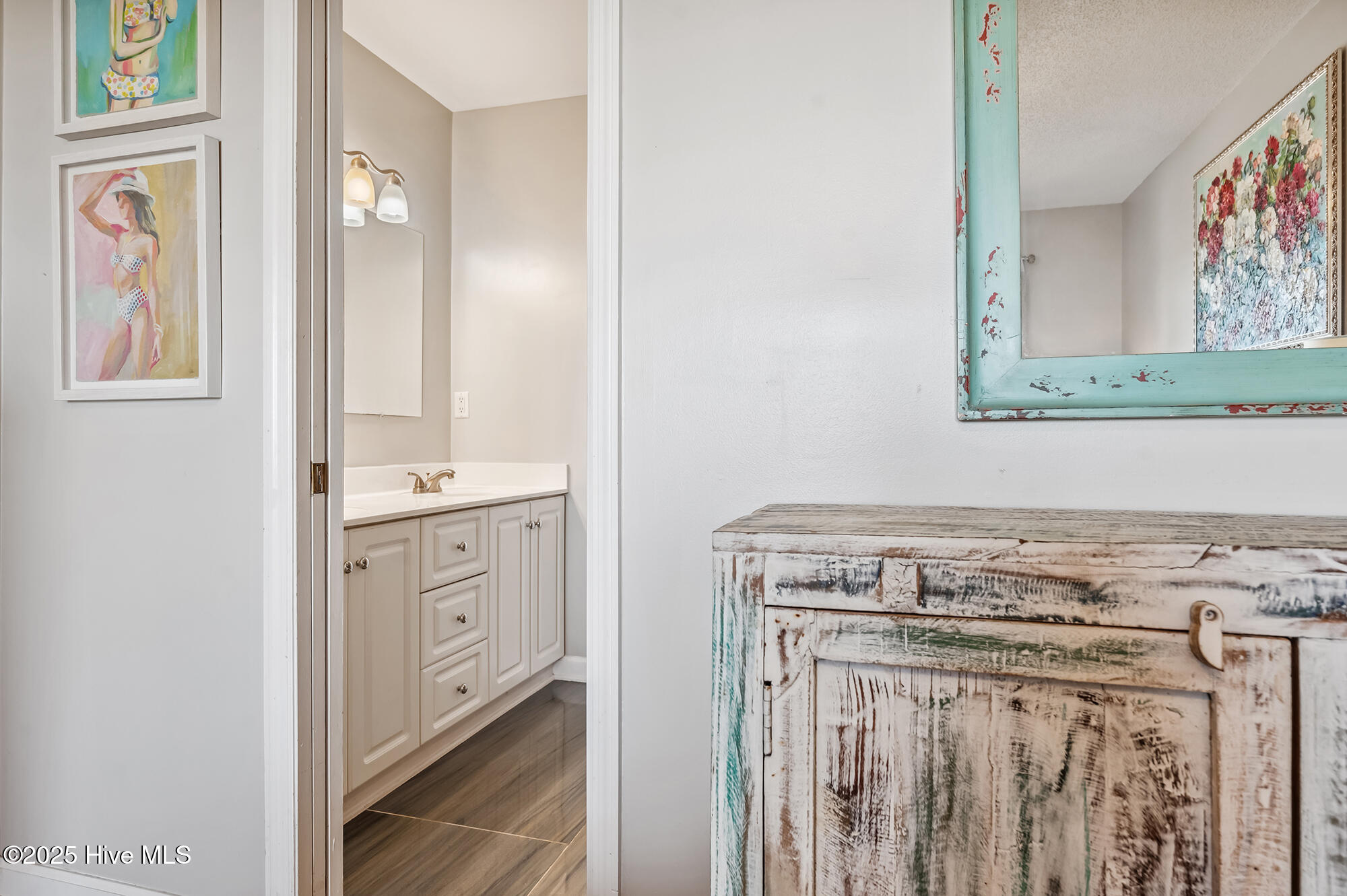 100538972 | Photo 48