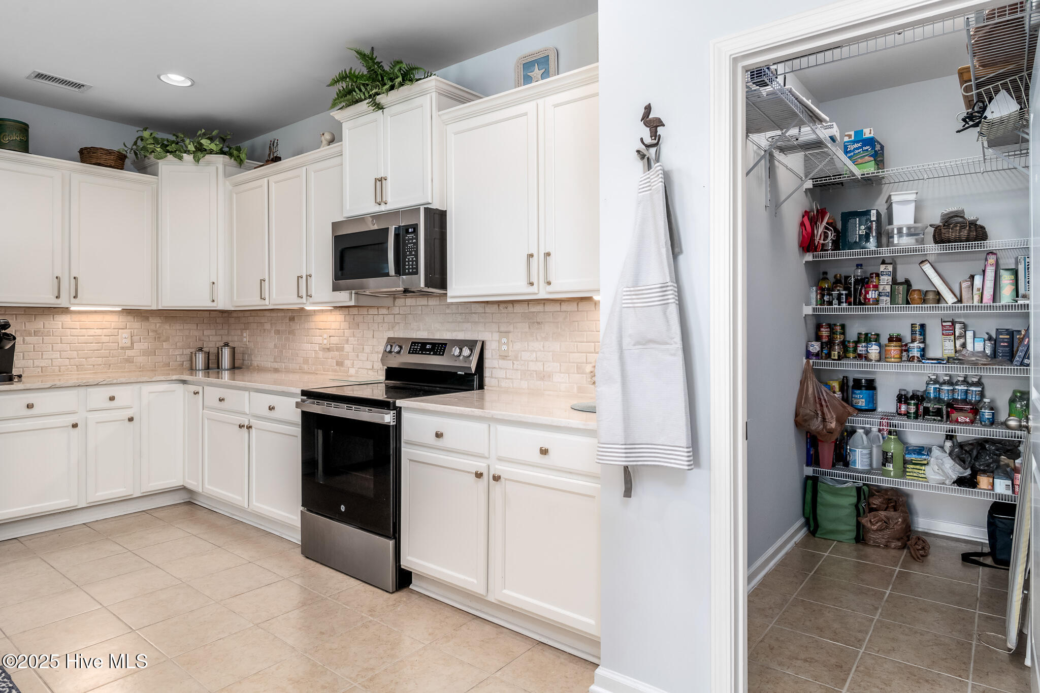 1010 Cypress Springs Court, Calabash, NC 28467 – photo 17: Kitchen