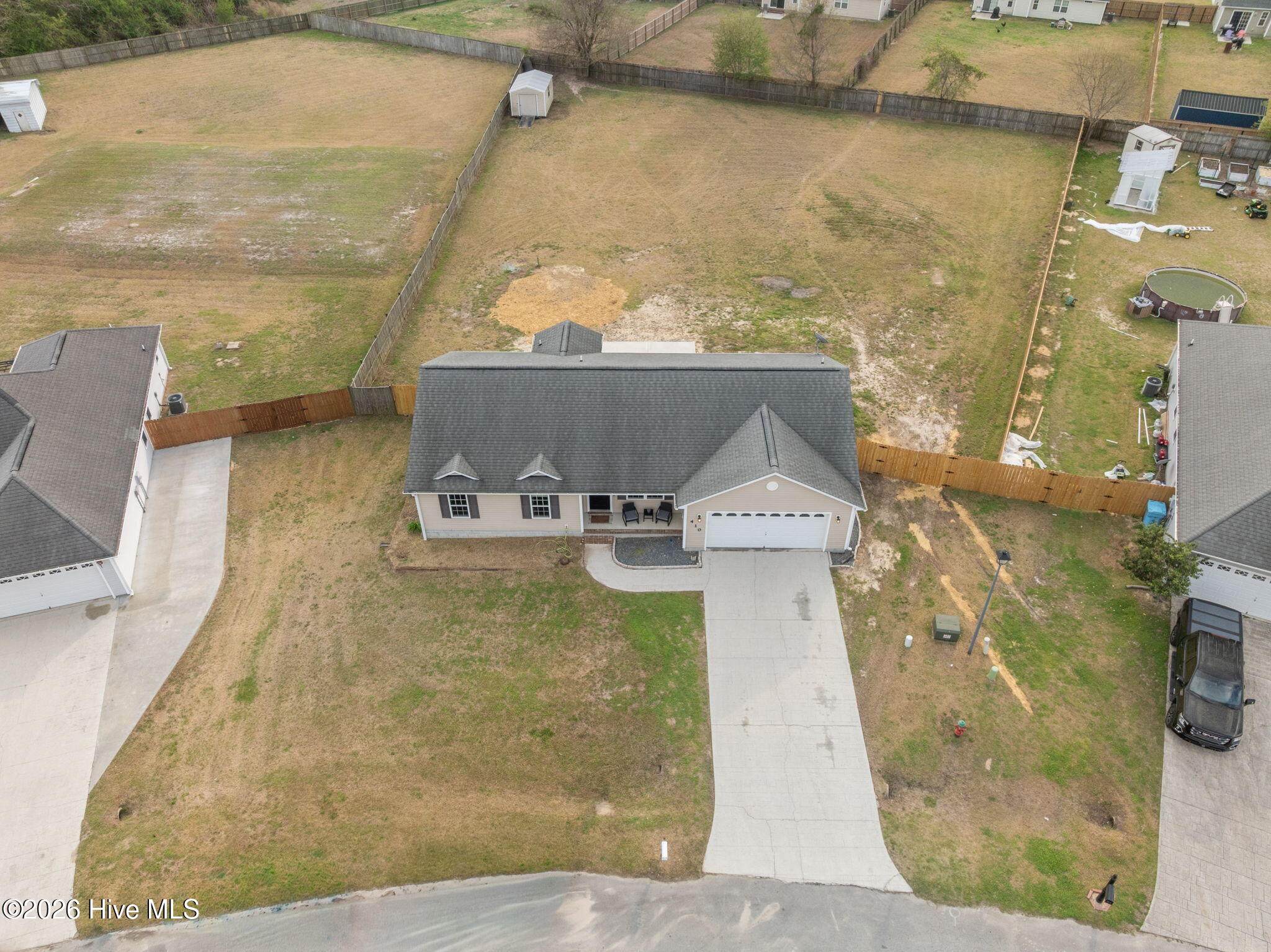 100562235 | Photo 44