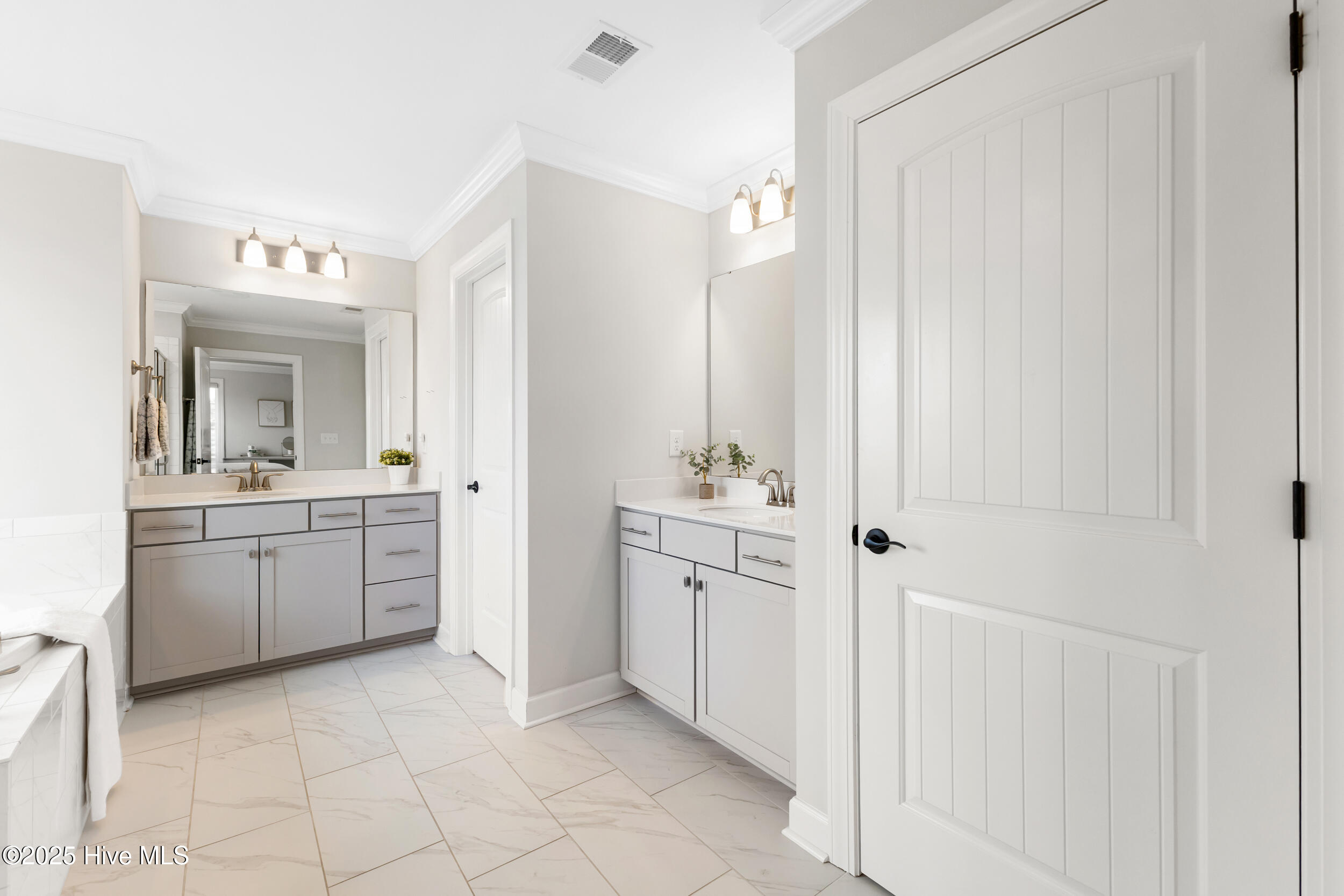 100546095 | Photo 41